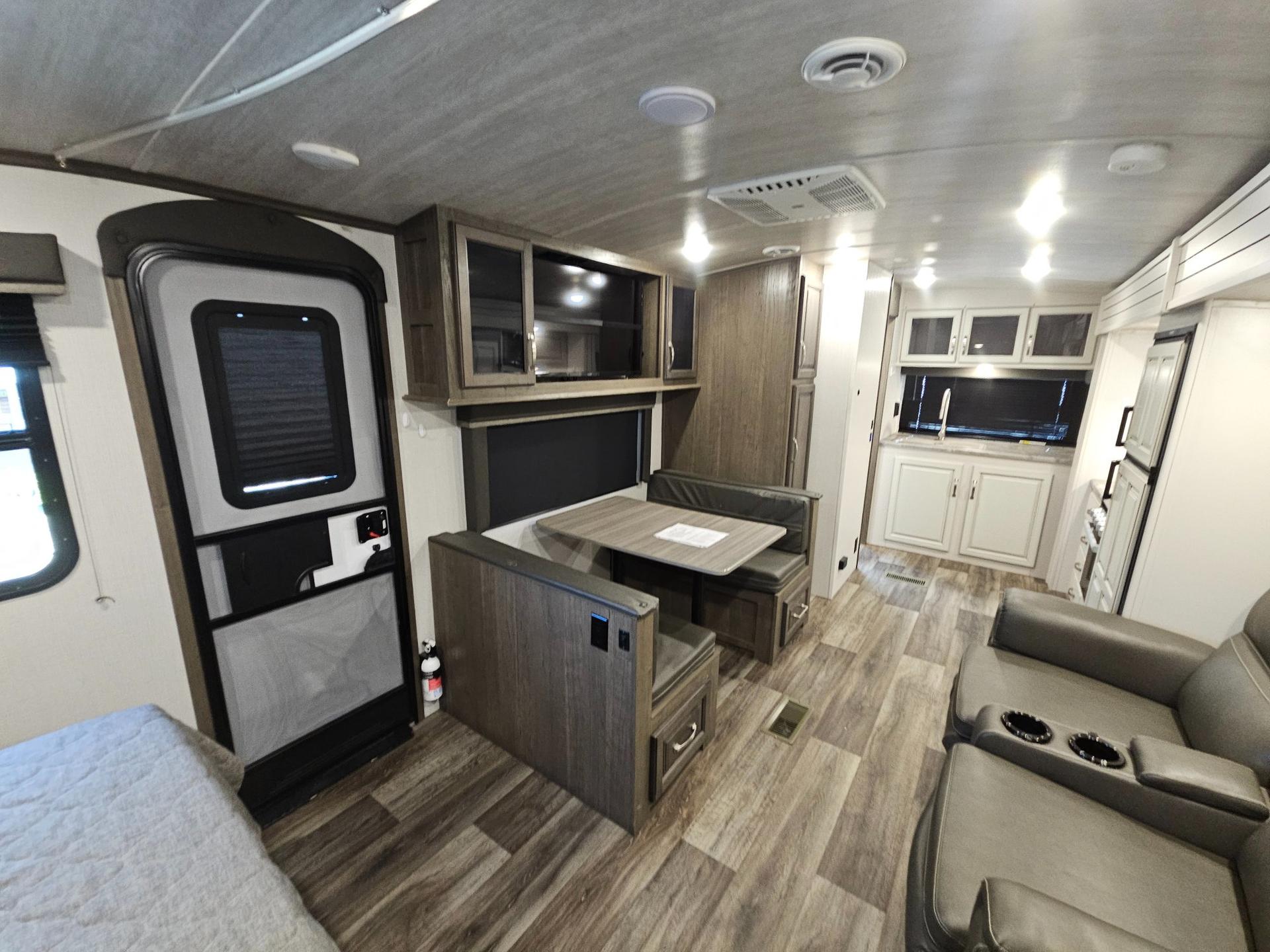 2021 Keystone RV 2021 Keystone RV Cougar Half-Ton - thumbnail 6