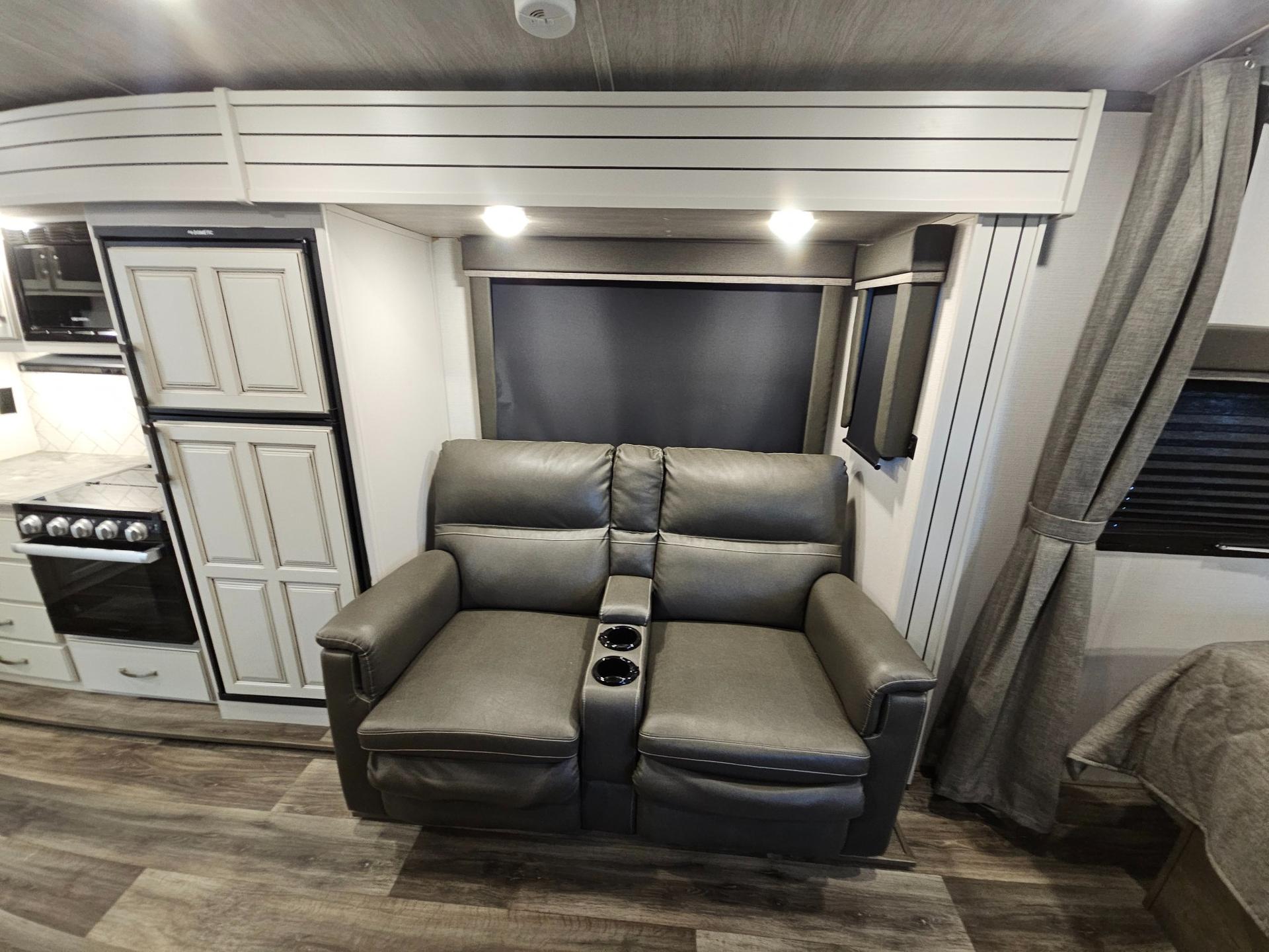 2021 Keystone RV 2021 Keystone RV Cougar Half-Ton - thumbnail 7