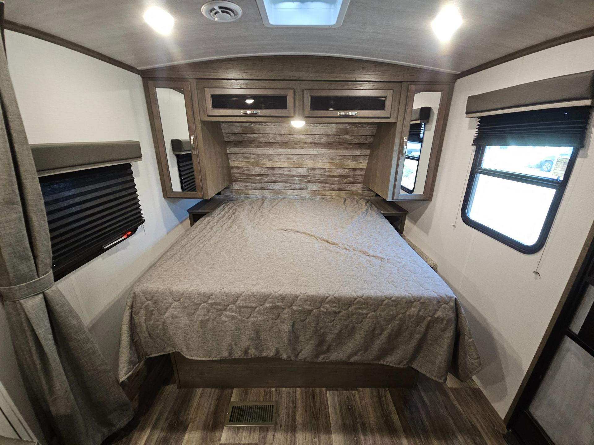 2021 Keystone RV 2021 Keystone RV Cougar Half-Ton - thumbnail 23