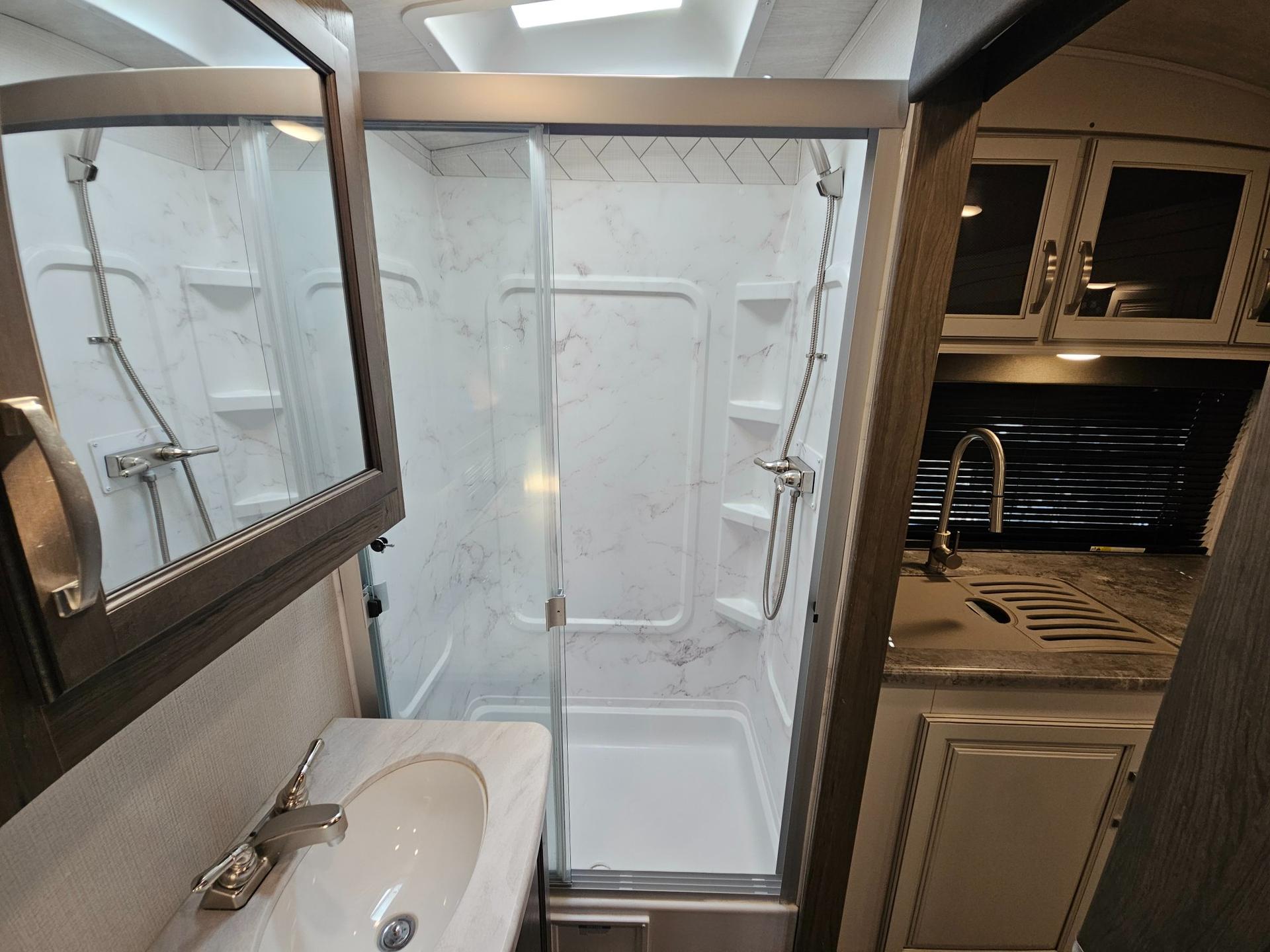 2021 Keystone RV 2021 Keystone RV Cougar Half-Ton - thumbnail 28