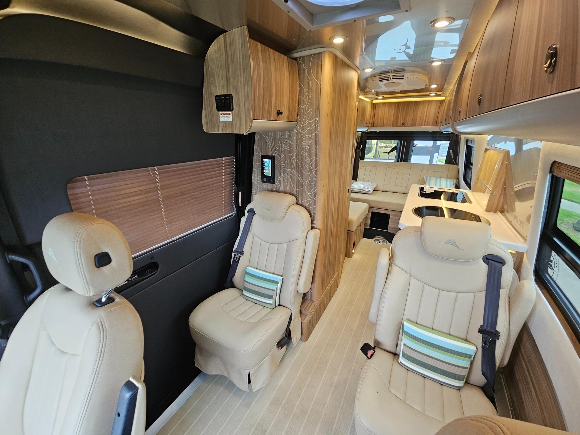 2020 Airstream 2020 Airstream Interstate - thumbnail 6
