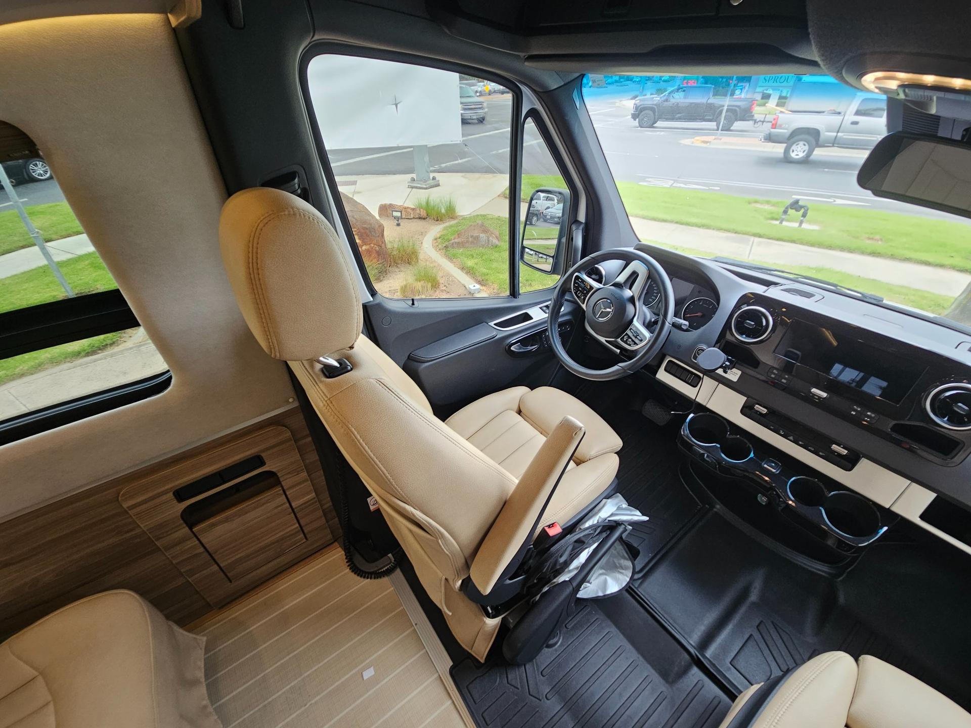 2020 Airstream 2020 Airstream Interstate - thumbnail 15