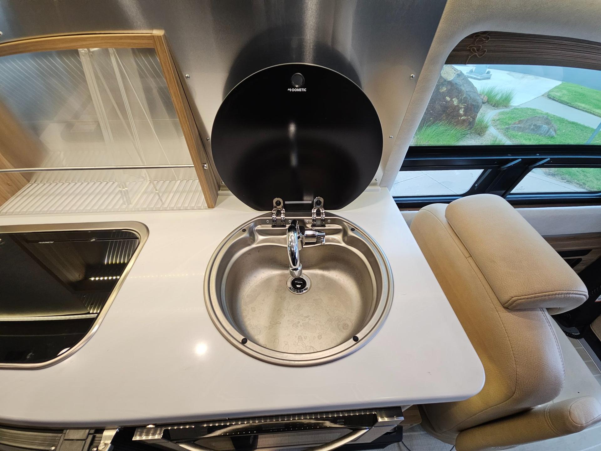 2020 Airstream 2020 Airstream Interstate - thumbnail 21