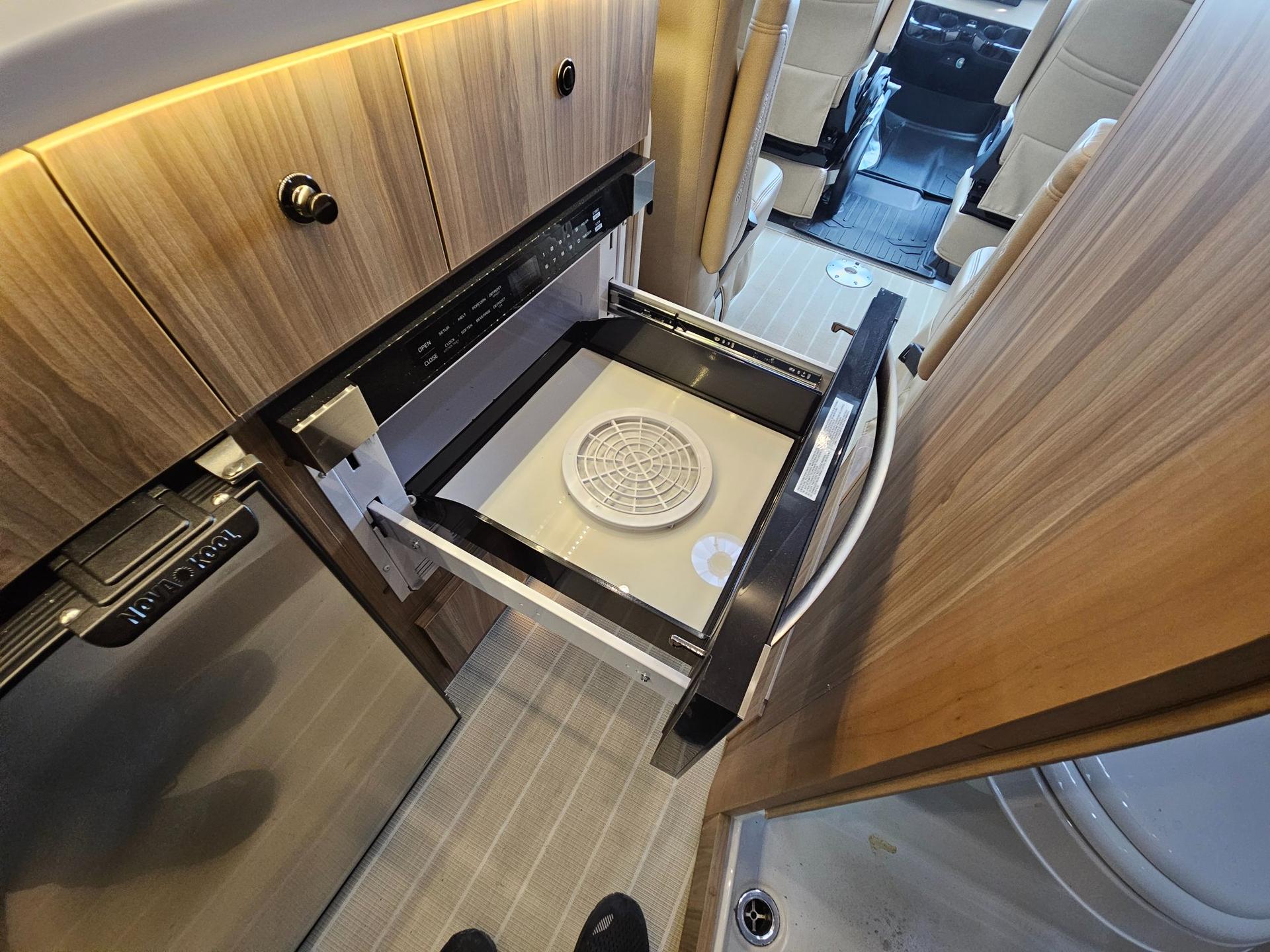 2020 Airstream 2020 Airstream Interstate - thumbnail 22