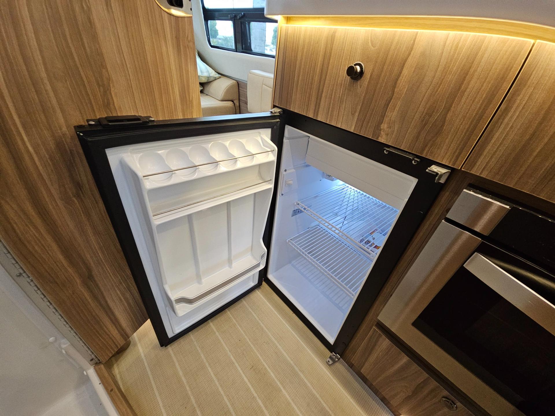 2020 Airstream 2020 Airstream Interstate - thumbnail 23