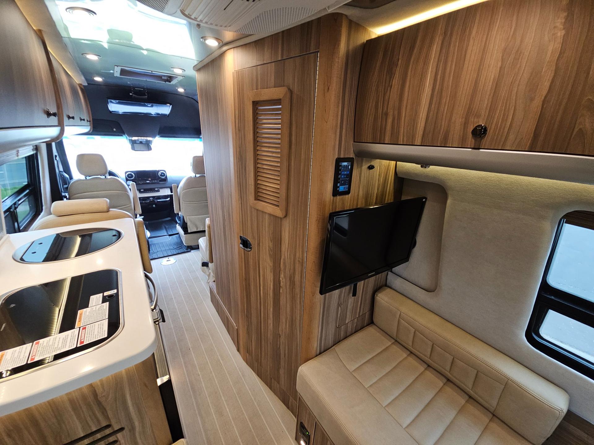 2020 Airstream 2020 Airstream Interstate - thumbnail 36