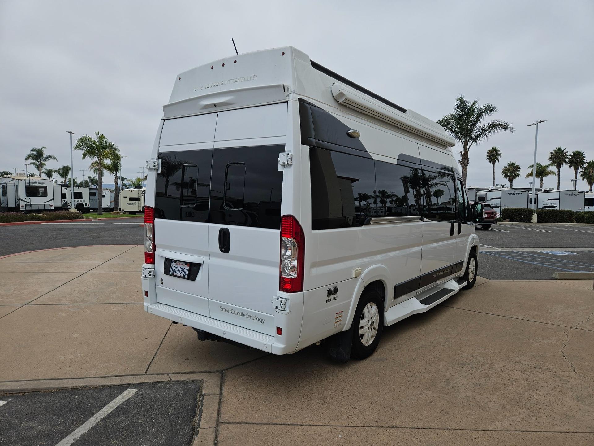 2018 Regency 2018 Regency National-Traveller - thumbnail 3