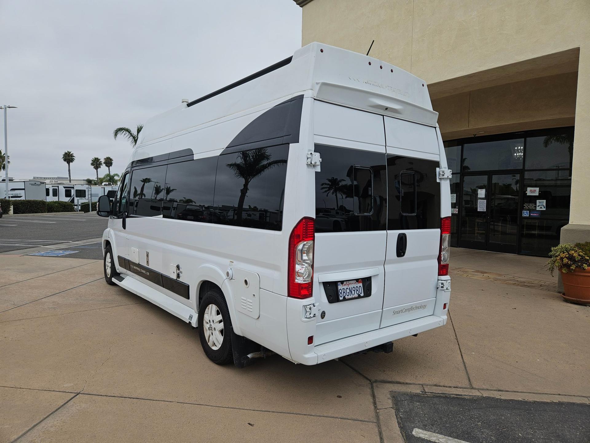 2018 Regency 2018 Regency National-Traveller - thumbnail 4