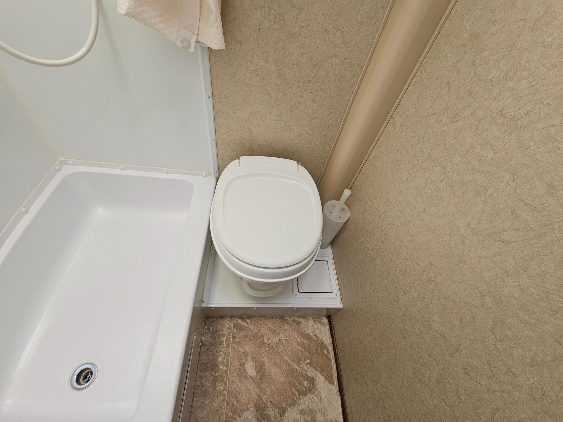 2015 Lance Travel Trailer 2015 Lance Travel Trailer Lance - thumbnail 15