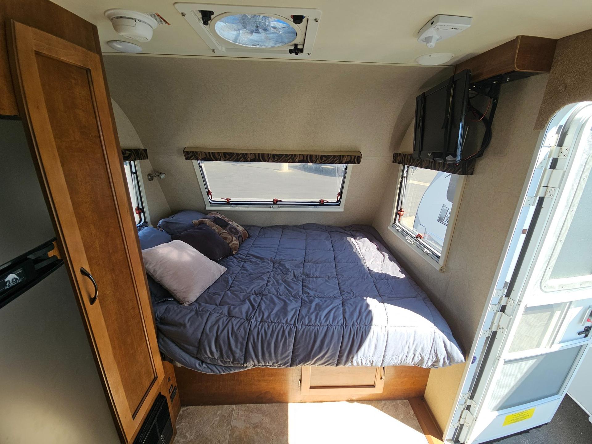 2015 Lance Travel Trailer 2015 Lance Travel Trailer Lance - thumbnail 21