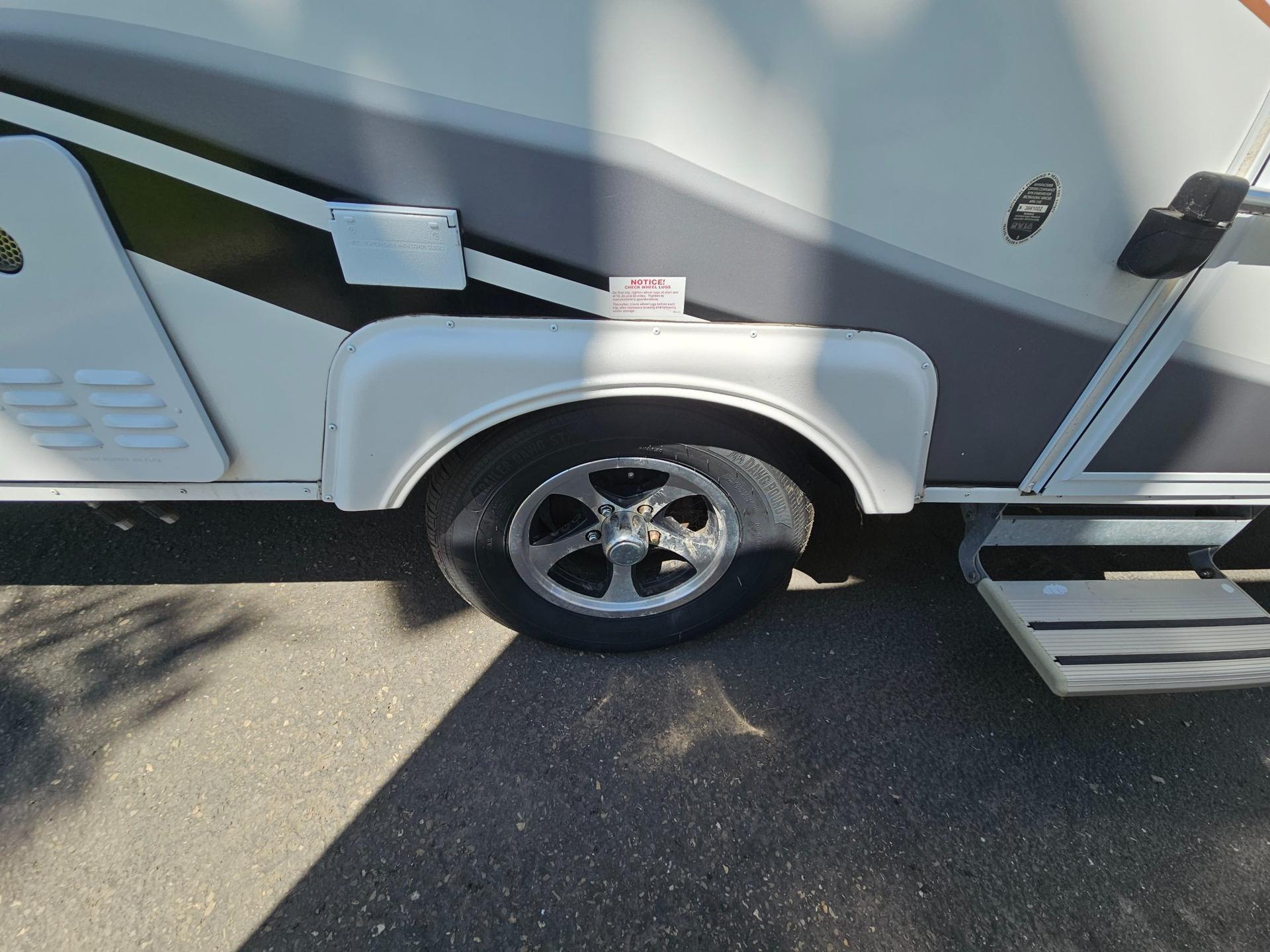 2015 Lance Travel Trailer 2015 Lance Travel Trailer Lance - thumbnail 29