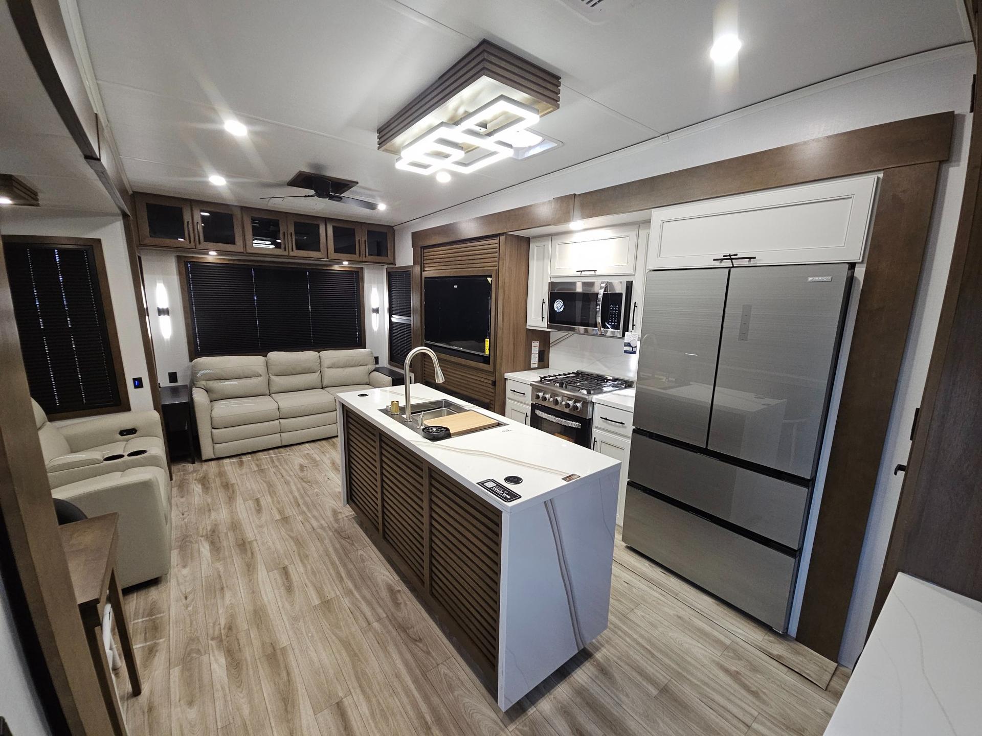 2027 Keystone RV 2027 Keystone RV Montana - thumbnail 5