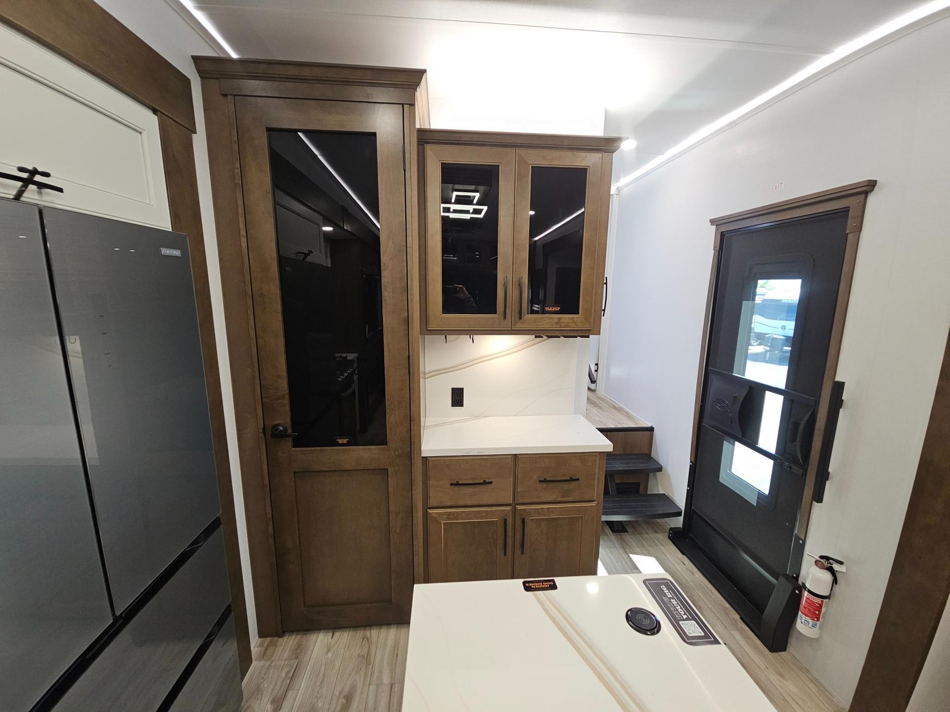 2027 Keystone RV 2027 Keystone RV Montana - thumbnail 26