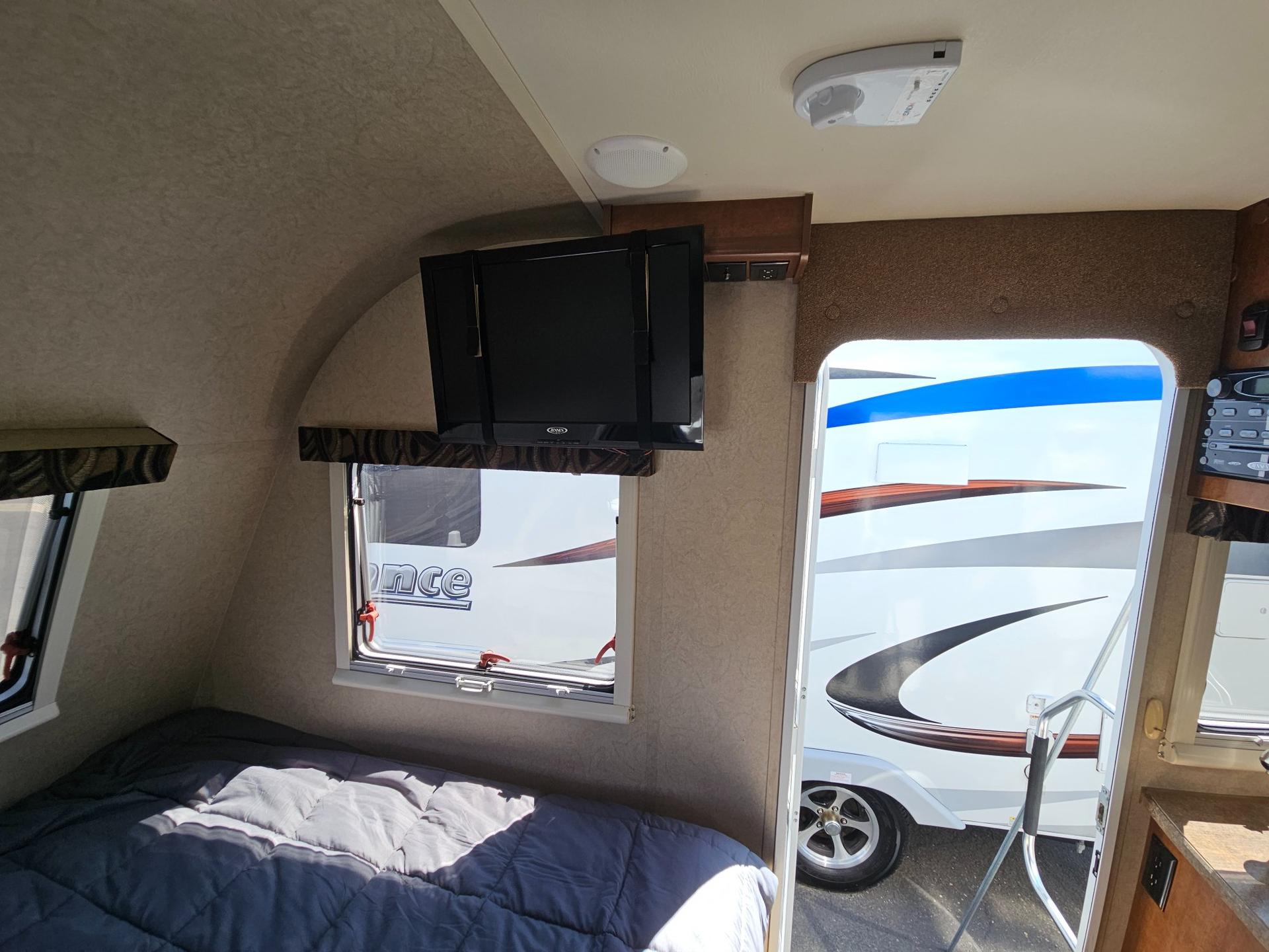 2015 Lance Travel Trailer 2015 Lance Travel Trailer Lance - thumbnail 58