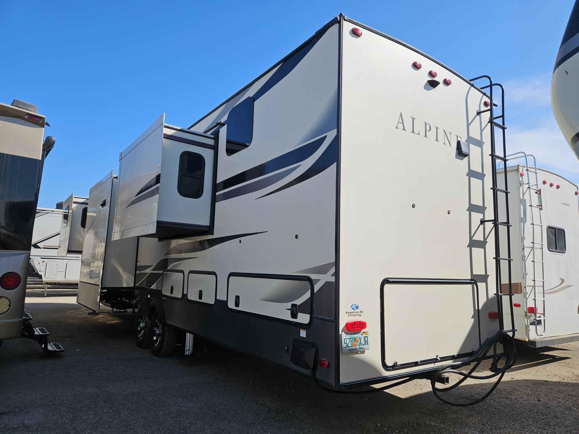 2021 Keystone RV 2021 Keystone RV Alpine - thumbnail 4