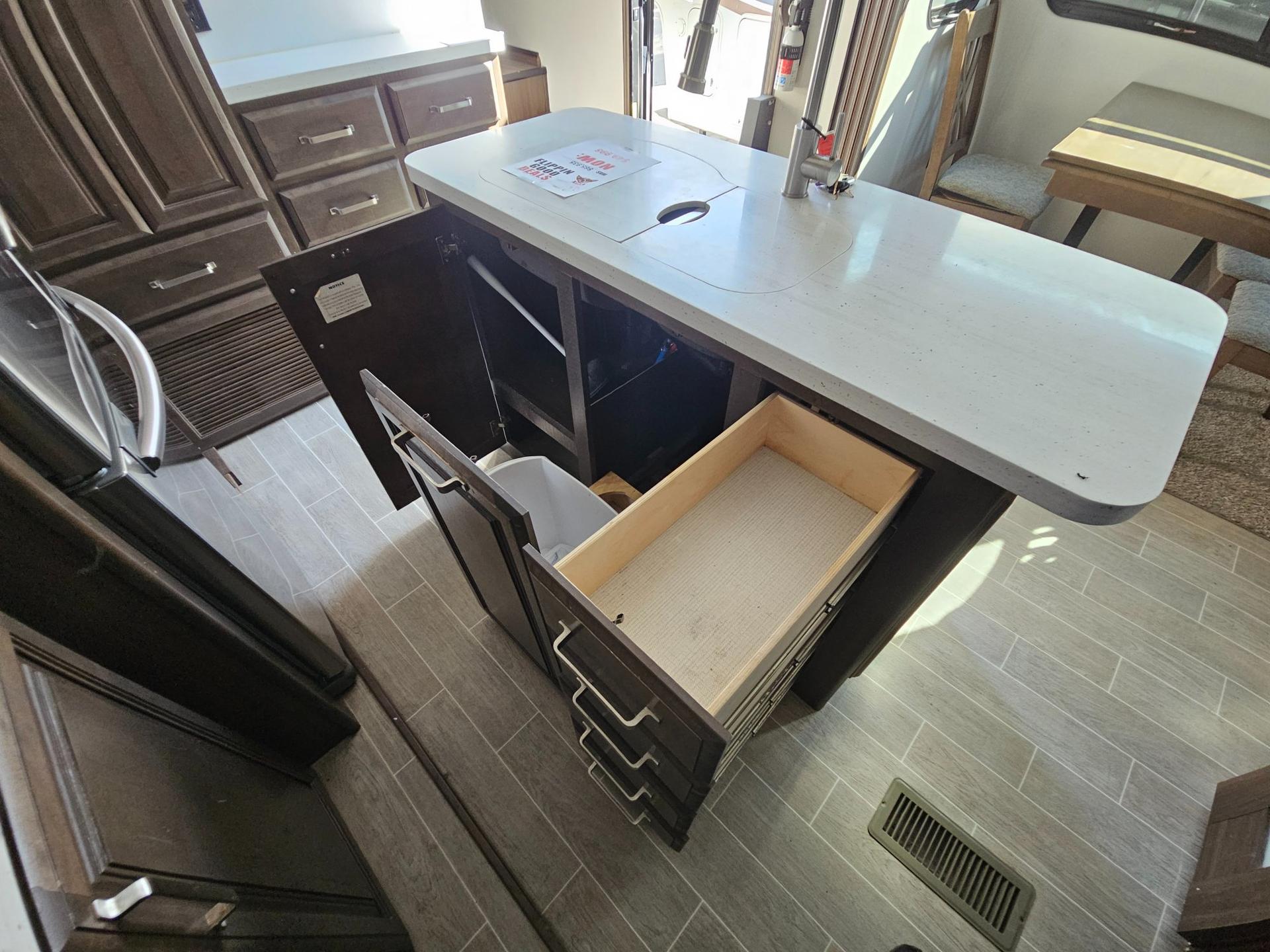 2021 Keystone RV 2021 Keystone RV Alpine - thumbnail 15
