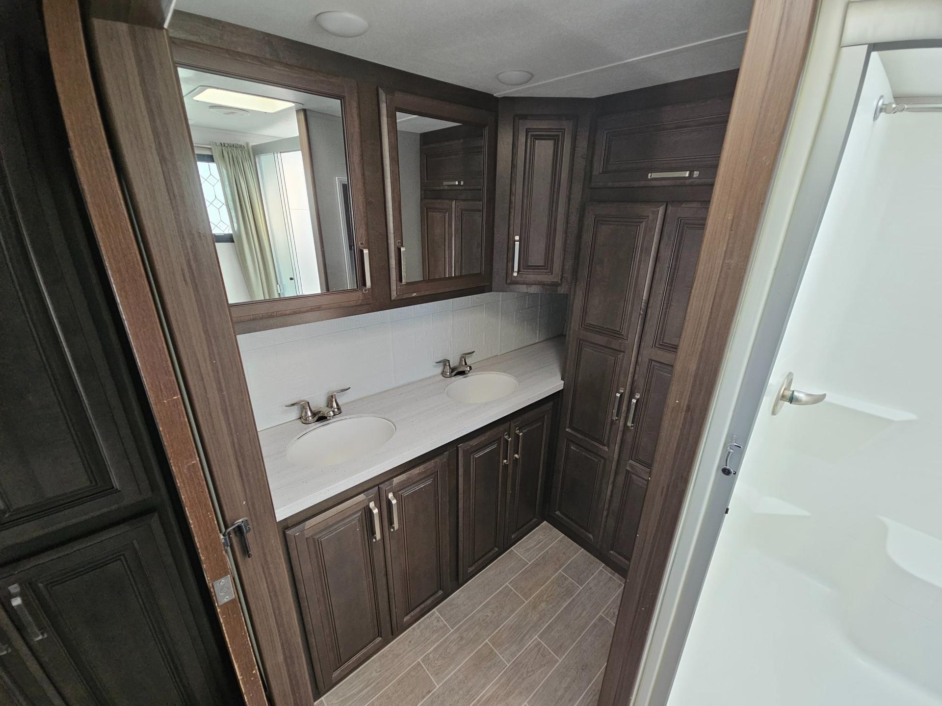 2021 Keystone RV 2021 Keystone RV Alpine - thumbnail 44
