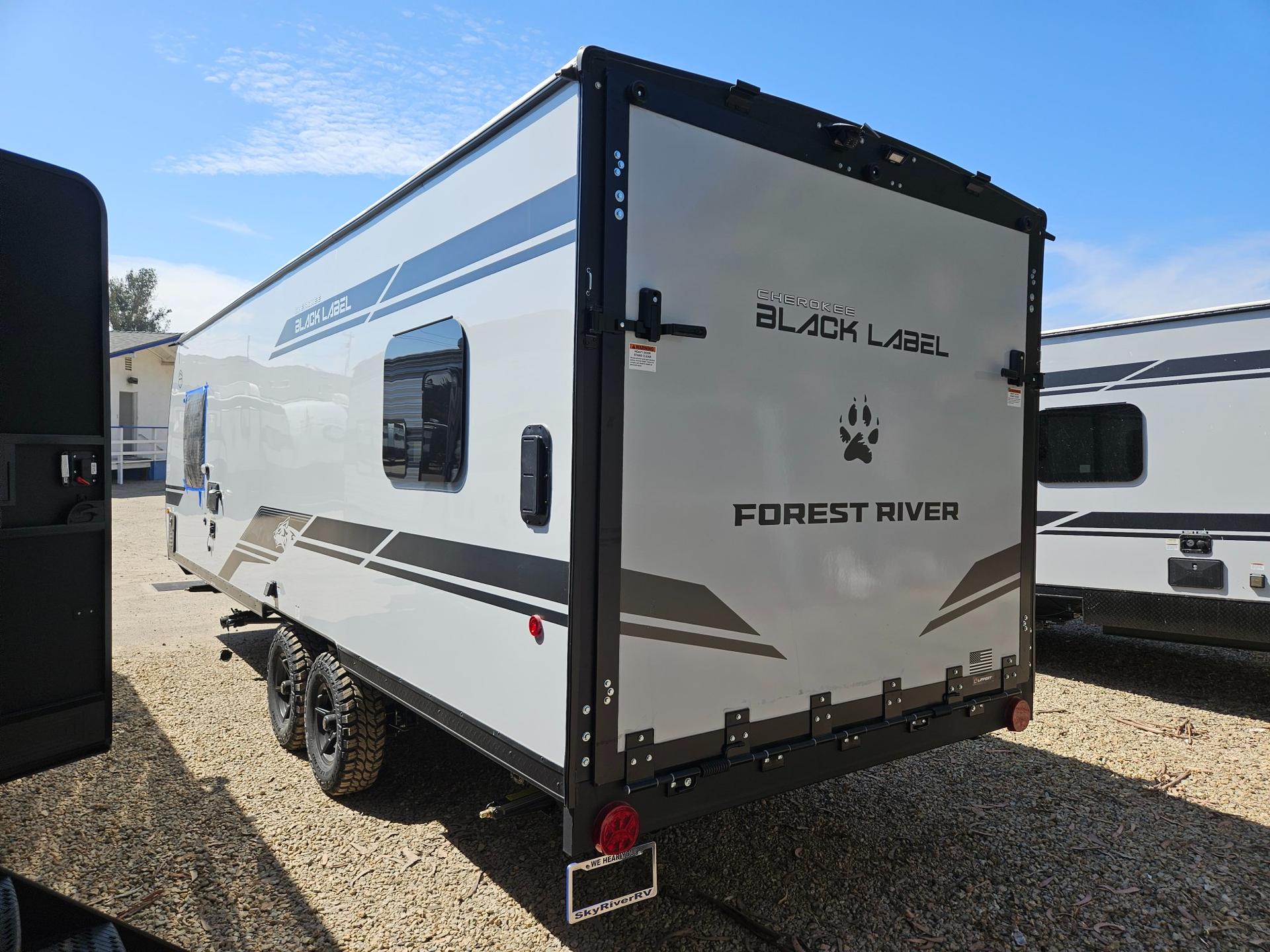 2027 Forest River RV 2027 Forest River RV Cherokee Grey Wolf Black Label - thumbnail 4