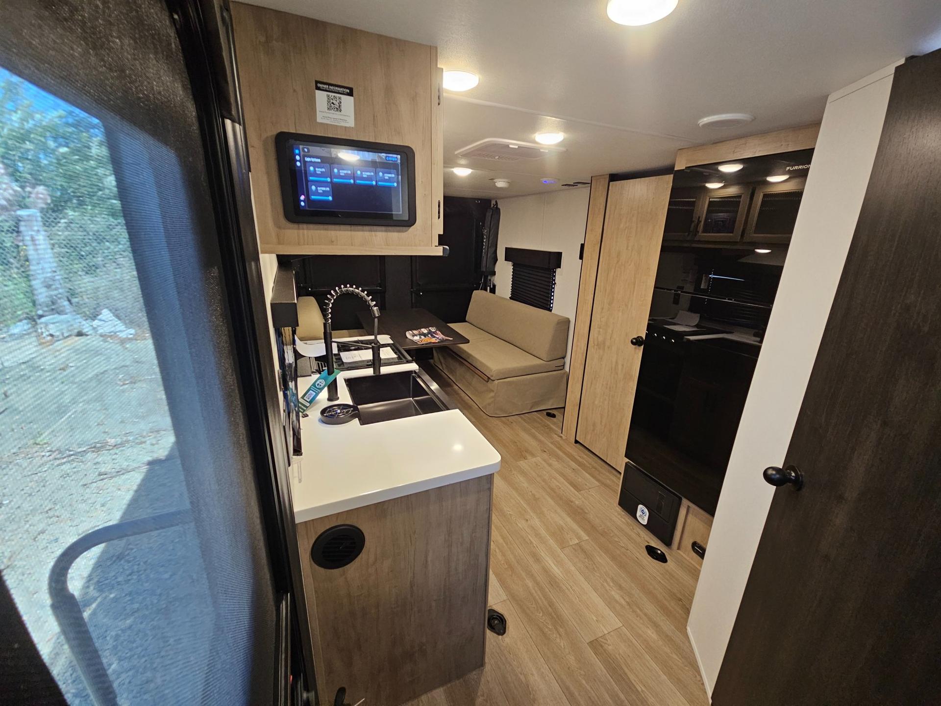 2027 Forest River RV 2027 Forest River RV Cherokee Grey Wolf Black Label - thumbnail 5