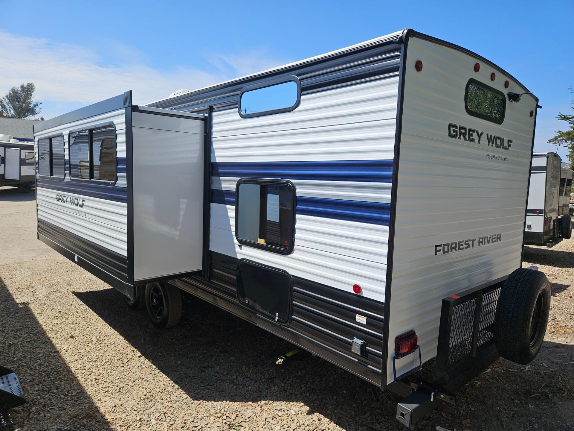 2027 Forest River RV 2027 Forest River RV Cherokee Grey Wolf - thumbnail 4