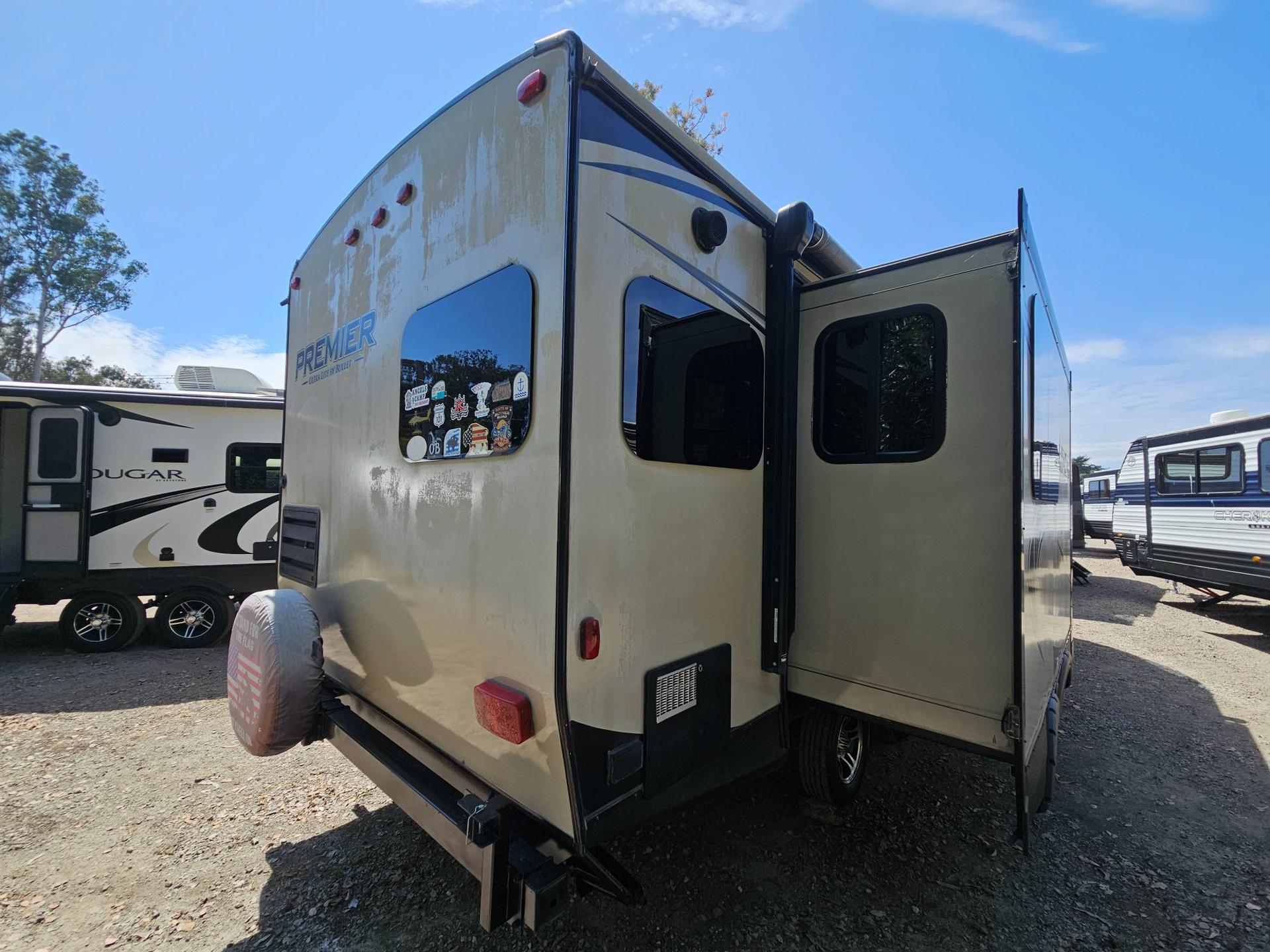 2017 Keystone RV 2017 Keystone RV Bullet Premier Ultra Lite - thumbnail 3