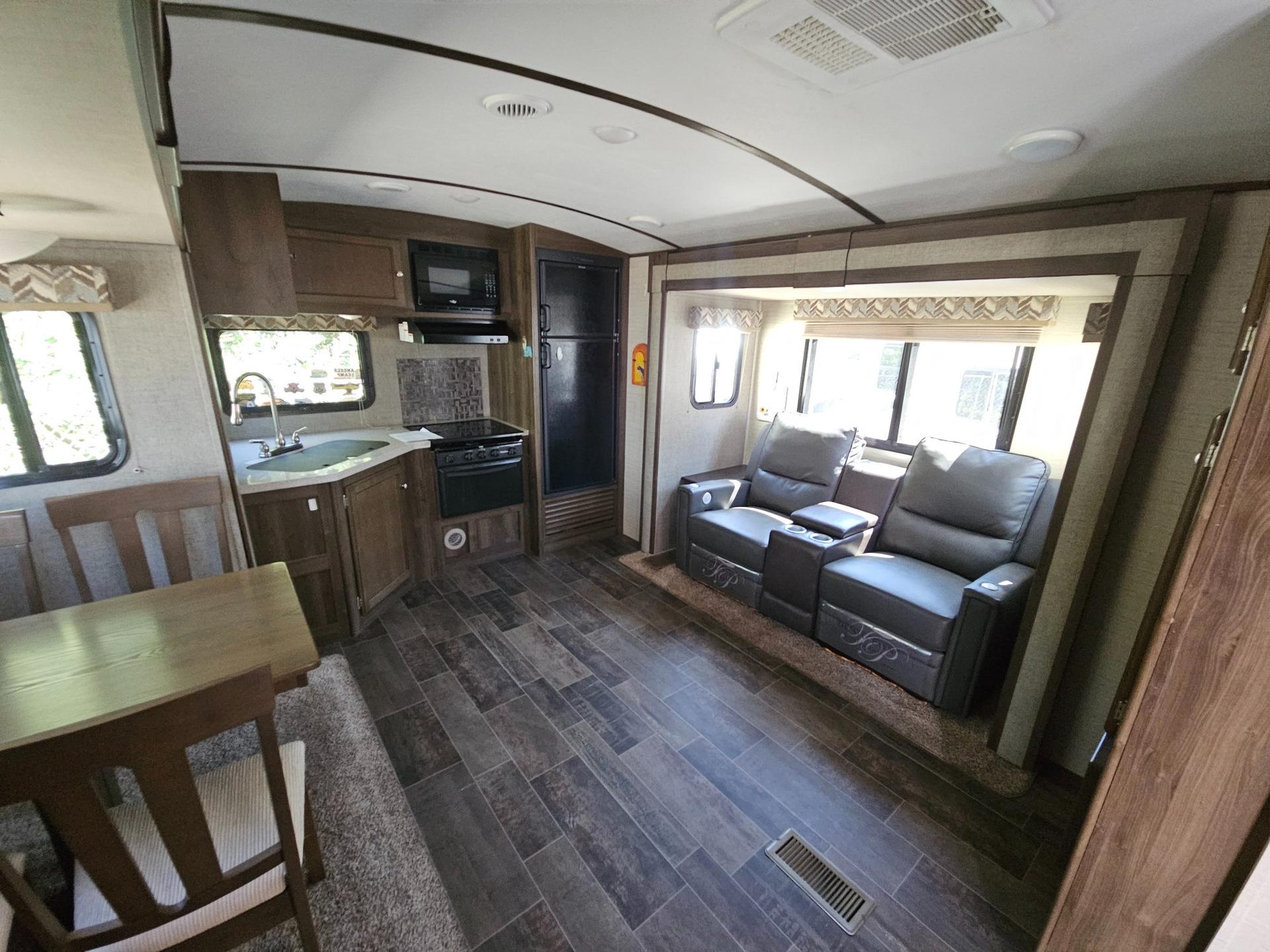 2017 Keystone RV 2017 Keystone RV Bullet Premier Ultra Lite - thumbnail 6