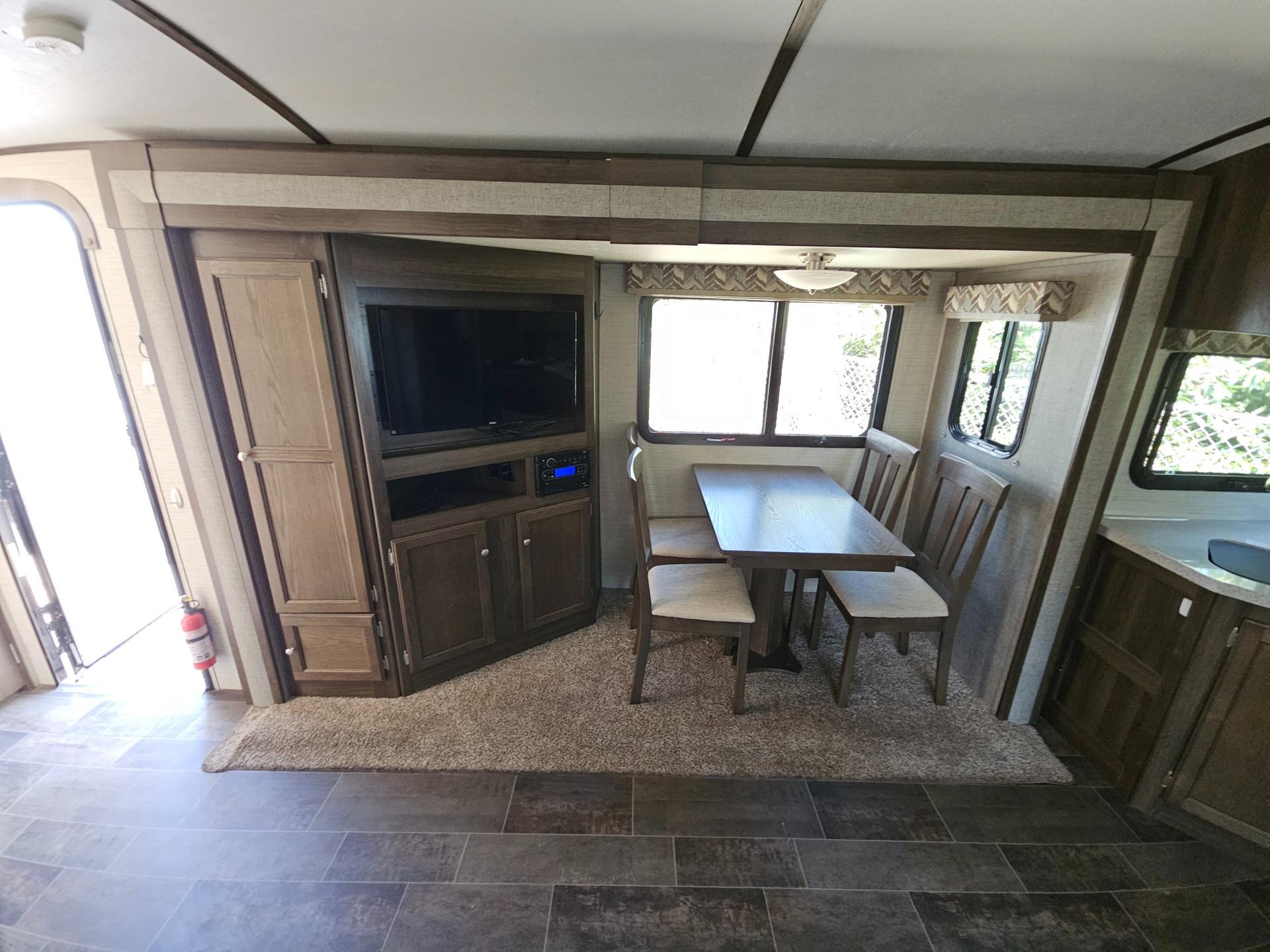 2017 Keystone RV 2017 Keystone RV Bullet Premier Ultra Lite - thumbnail 19
