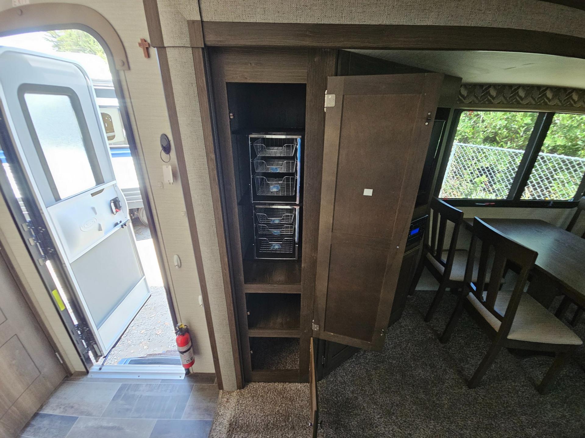 2017 Keystone RV 2017 Keystone RV Bullet Premier Ultra Lite - thumbnail 22