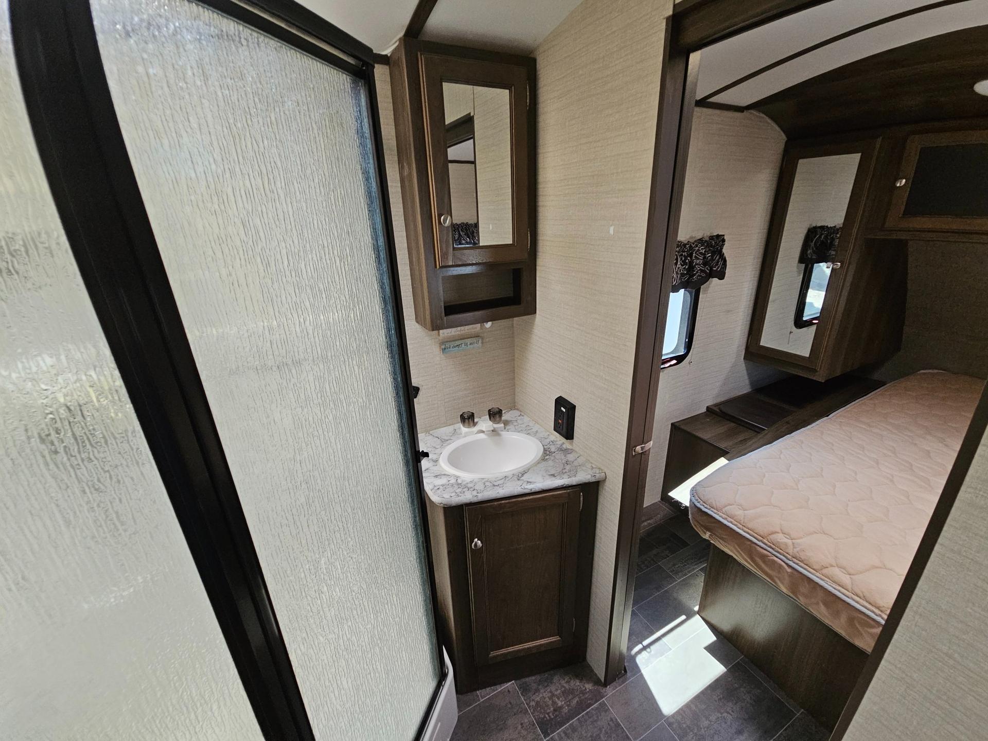 2017 Keystone RV 2017 Keystone RV Bullet Premier Ultra Lite - thumbnail 29
