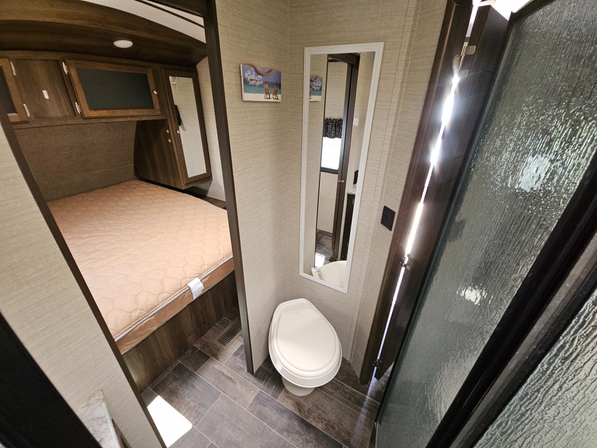 2017 Keystone RV 2017 Keystone RV Bullet Premier Ultra Lite - thumbnail 33