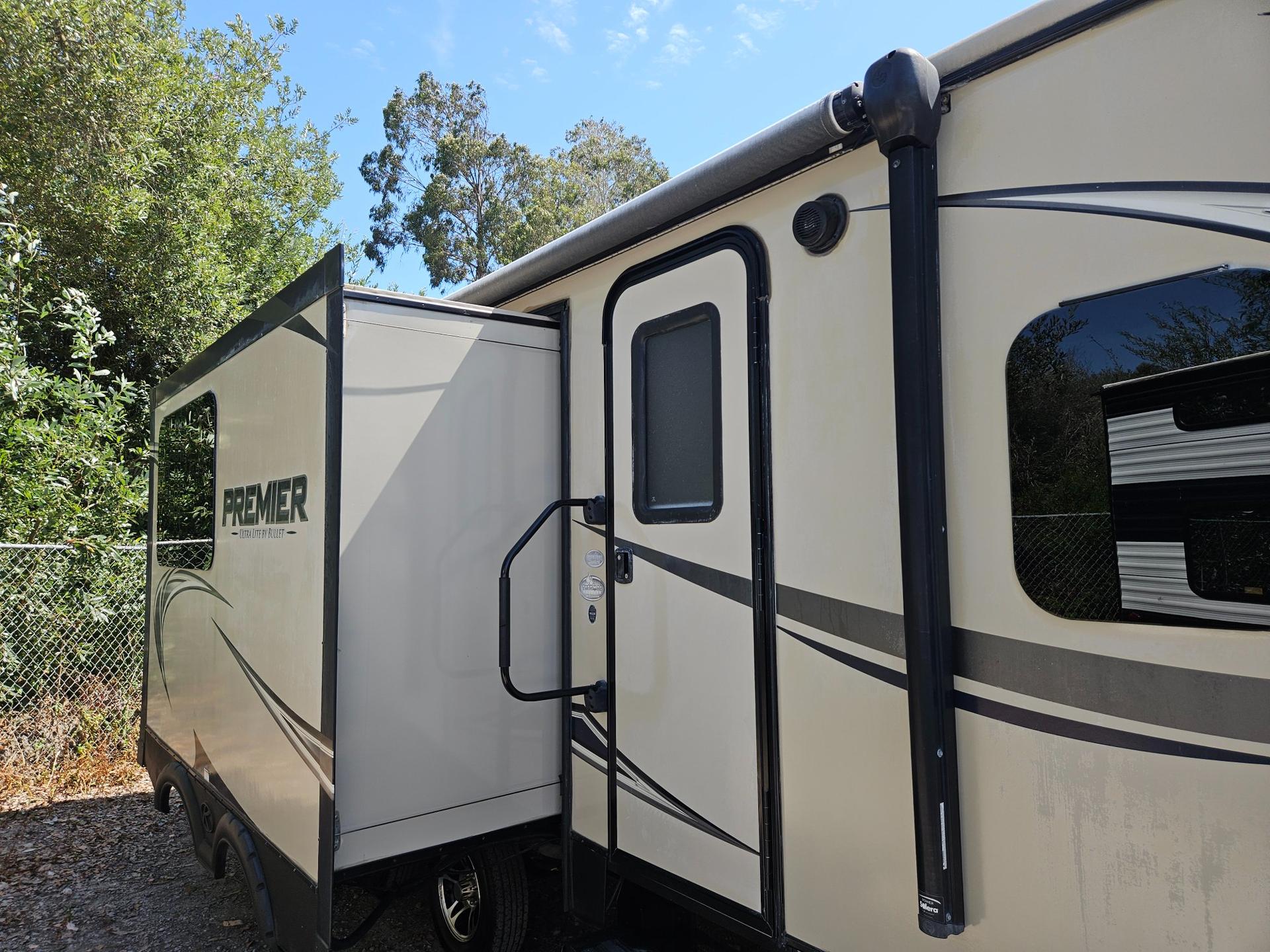 2017 Keystone RV 2017 Keystone RV Bullet Premier Ultra Lite - thumbnail 37