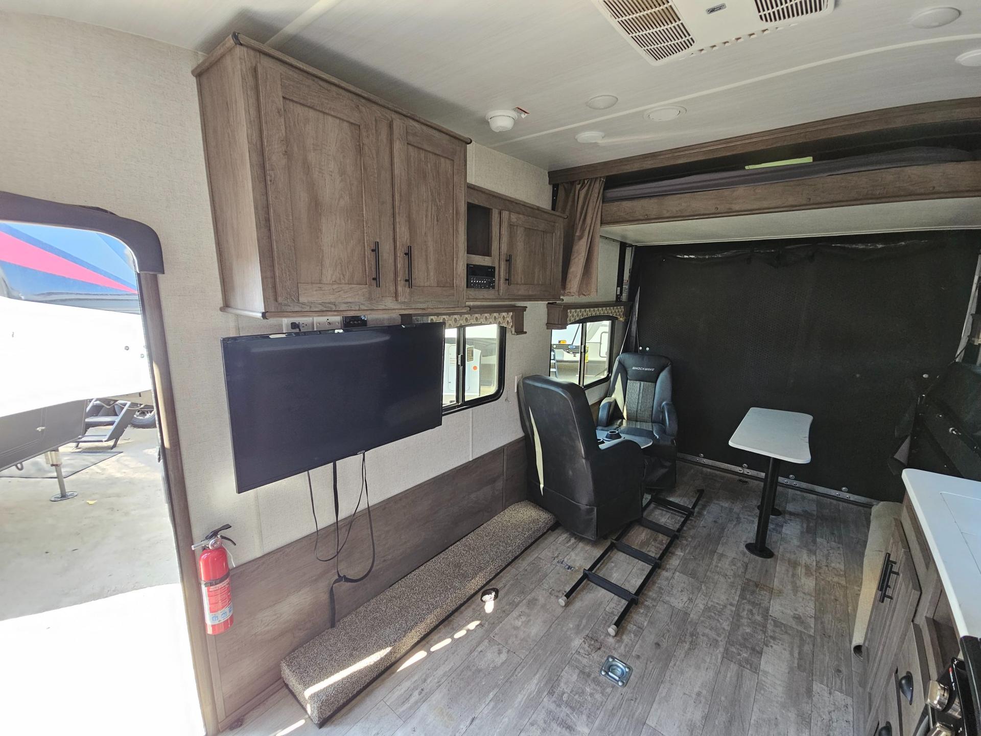 2021 Forest River RV 2021 Forest River RV Shockwave - thumbnail 6