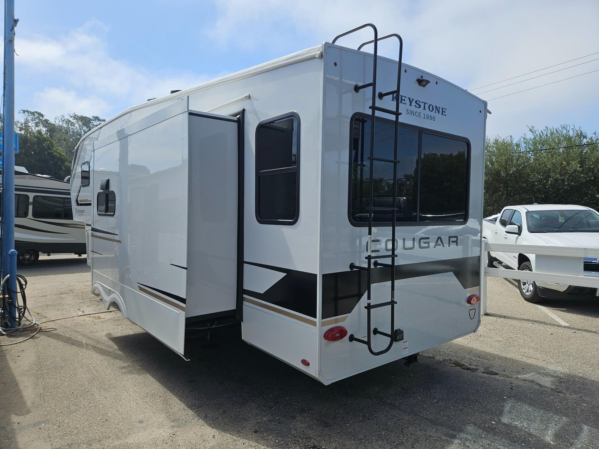 2027 Keystone RV 2027 Keystone RV Cougar Half-Ton - thumbnail 4