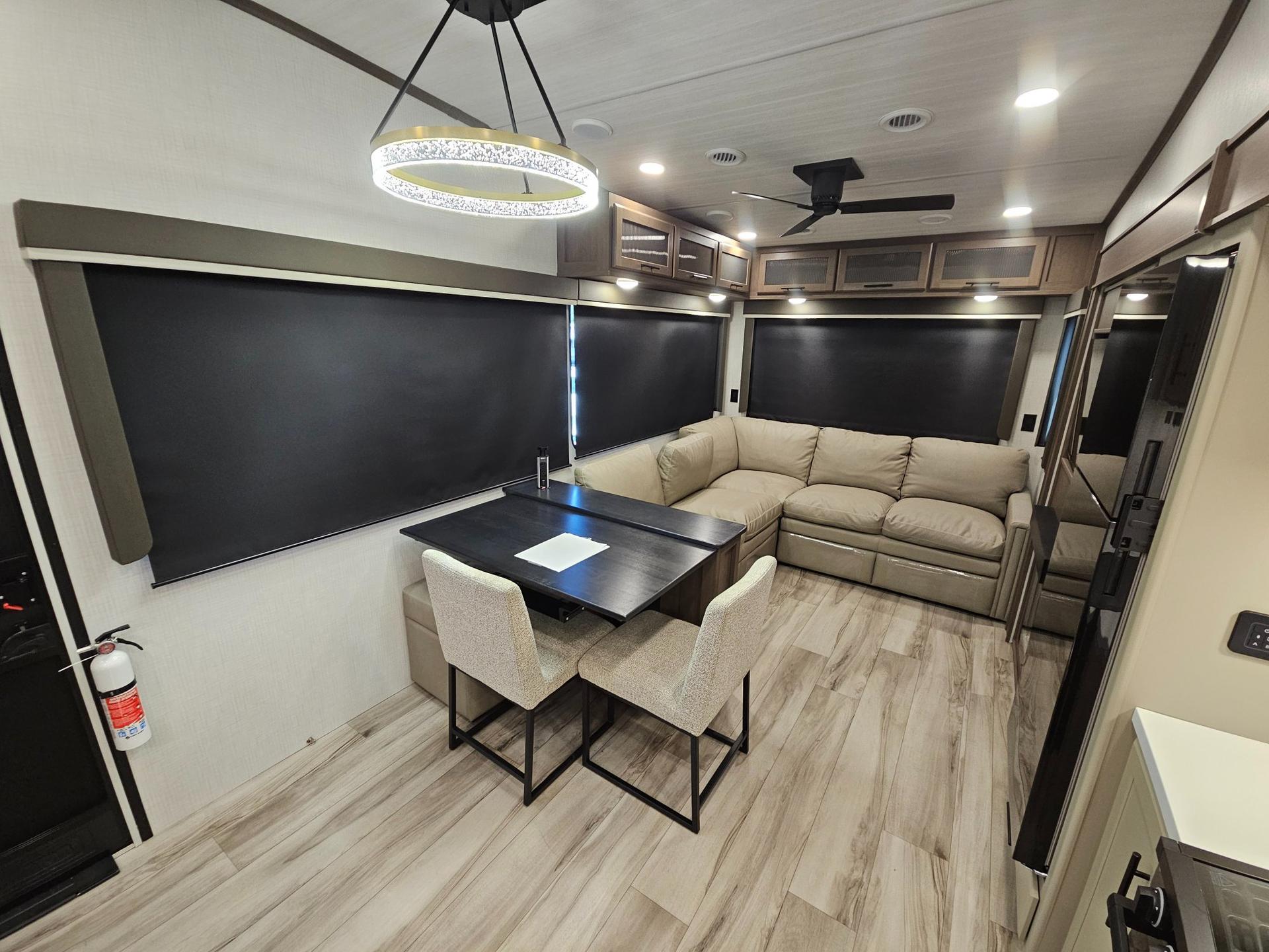 2027 Keystone RV 2027 Keystone RV Cougar Half-Ton - thumbnail 7