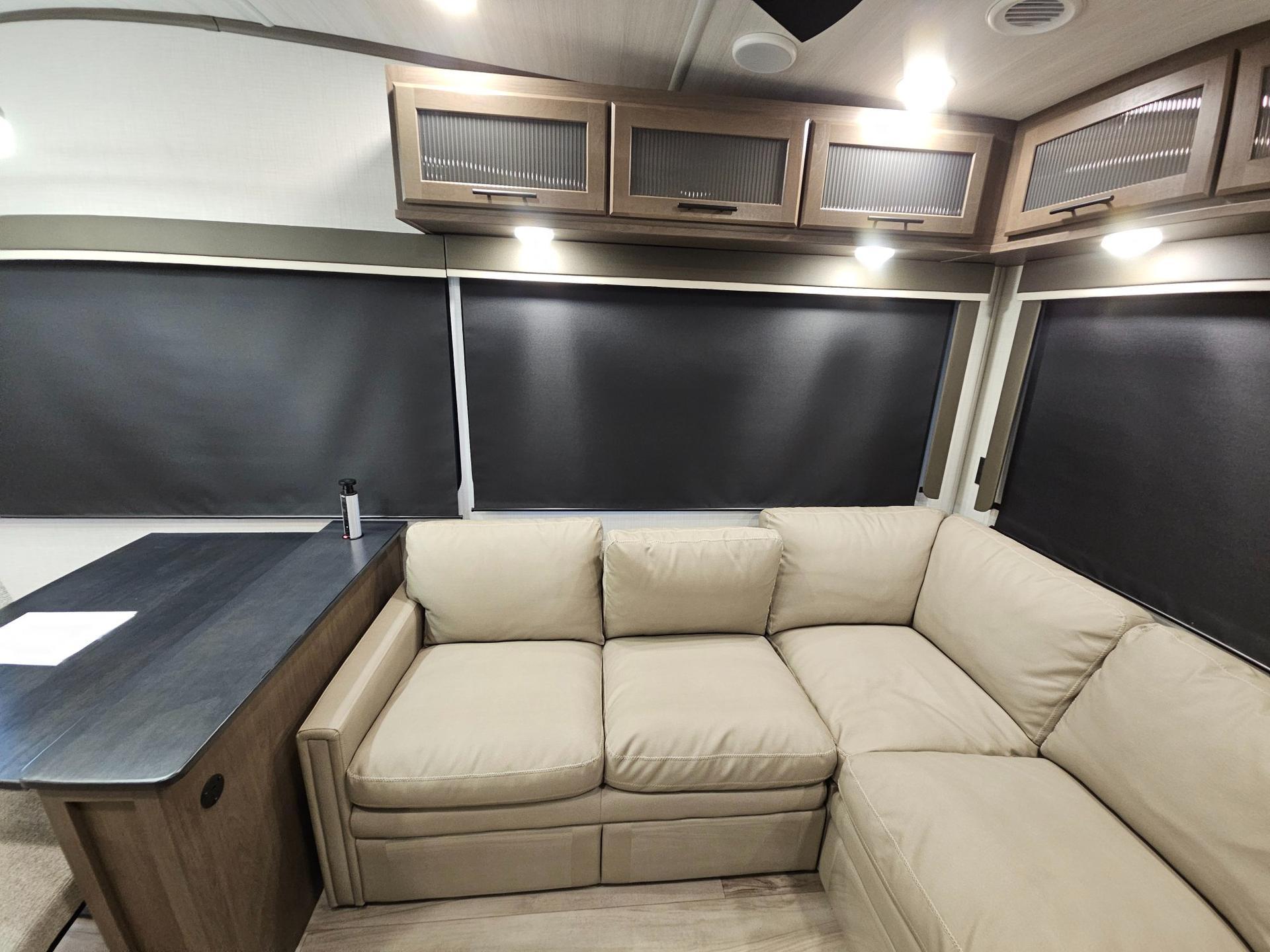 2027 Keystone RV 2027 Keystone RV Cougar Half-Ton - thumbnail 10