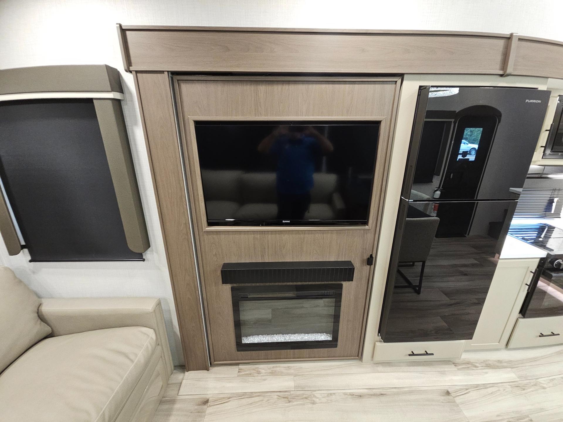 2027 Keystone RV 2027 Keystone RV Cougar Half-Ton - thumbnail 16