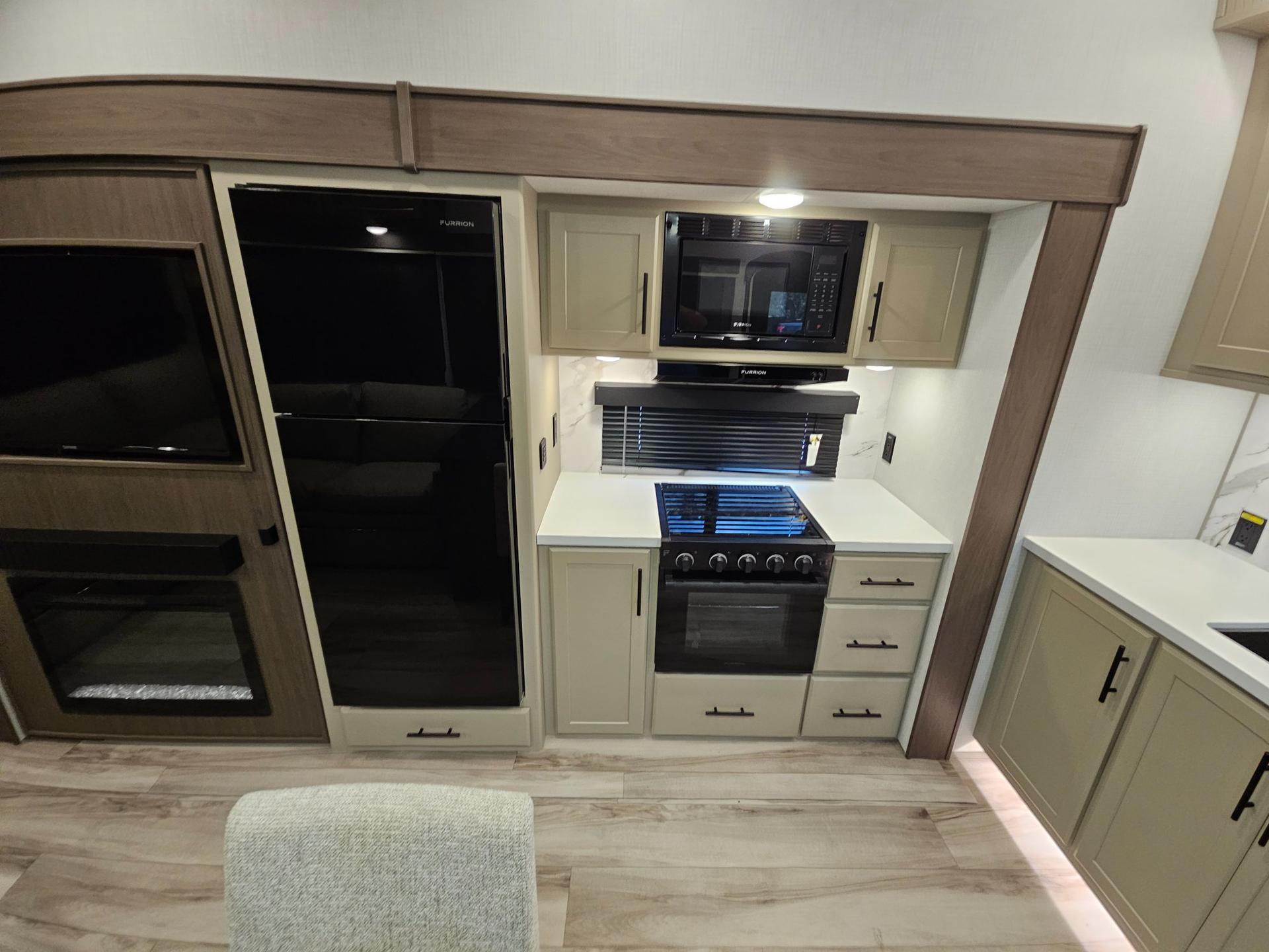 2027 Keystone RV 2027 Keystone RV Cougar Half-Ton - thumbnail 20