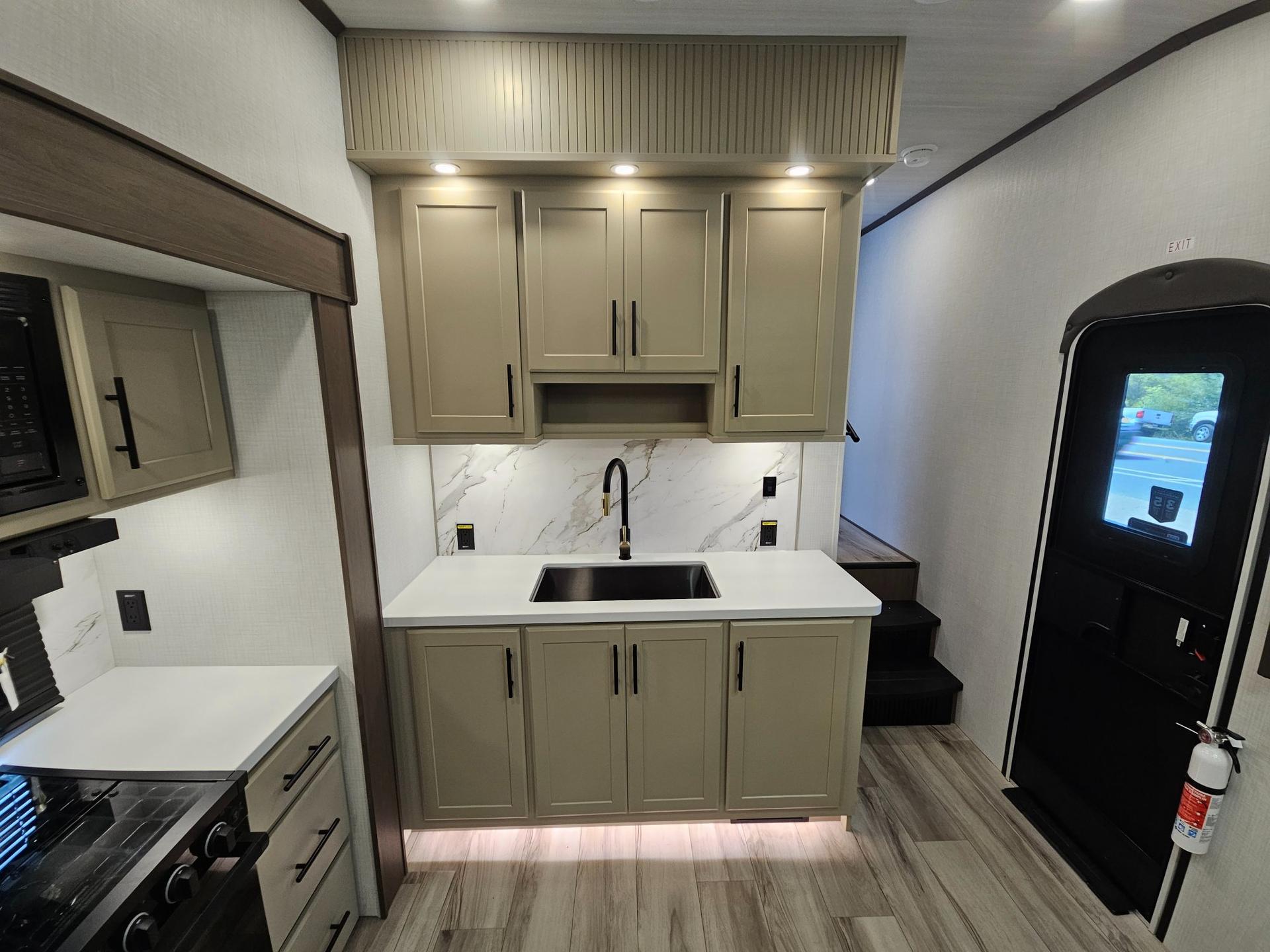 2027 Keystone RV 2027 Keystone RV Cougar Half-Ton - thumbnail 26