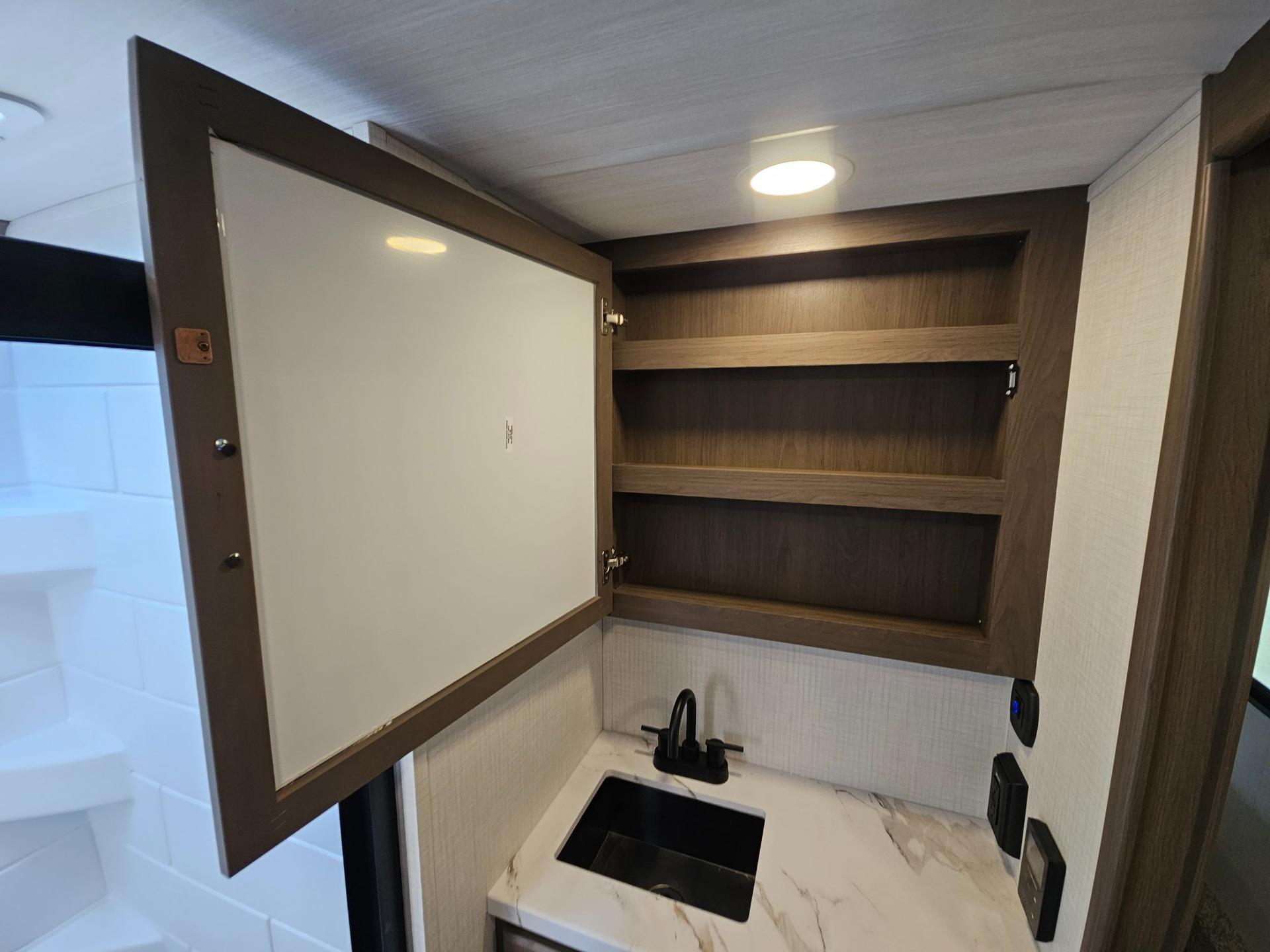 2027 Keystone RV 2027 Keystone RV Cougar Half-Ton - thumbnail 35