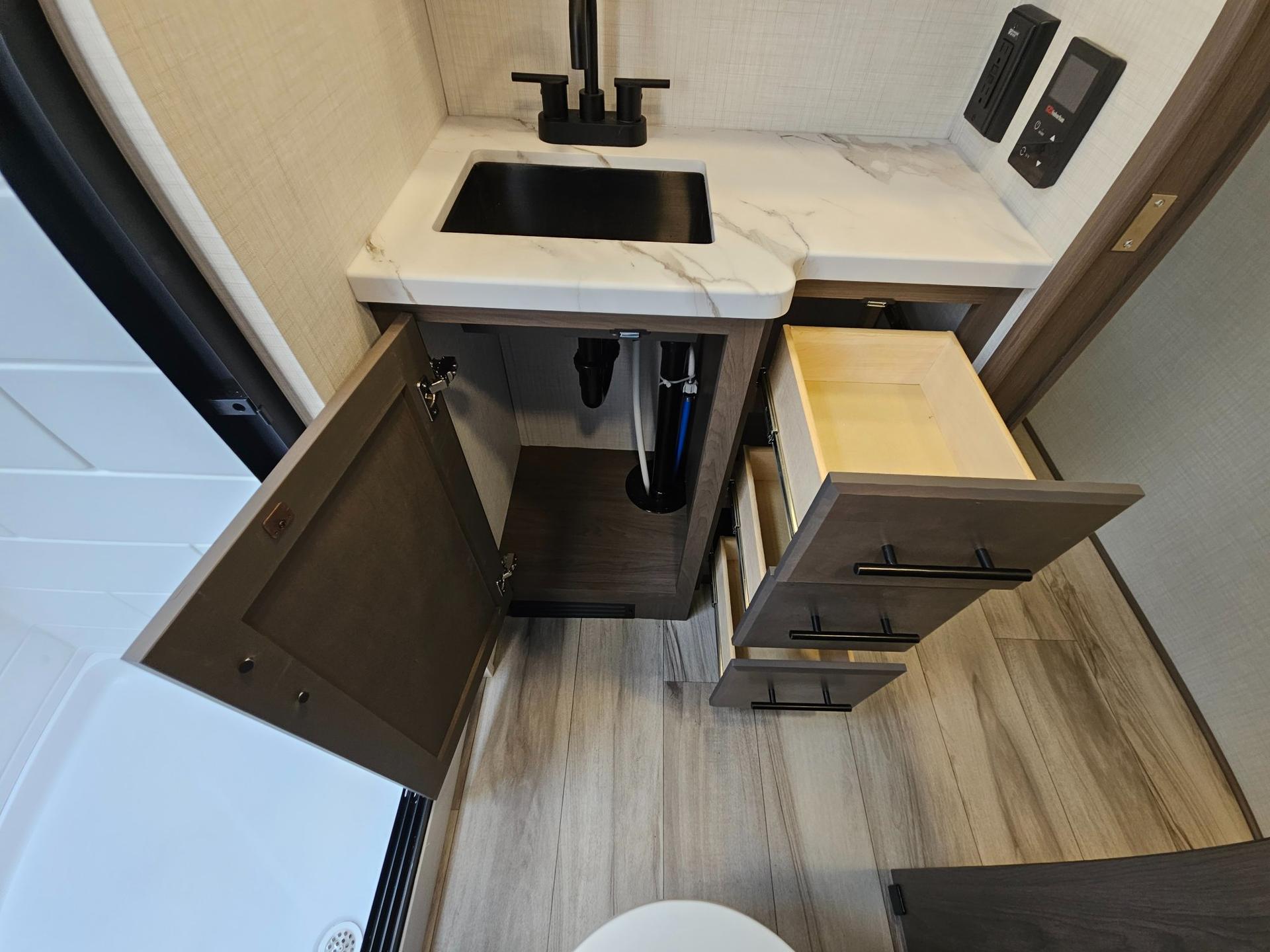 2027 Keystone RV 2027 Keystone RV Cougar Half-Ton - thumbnail 37