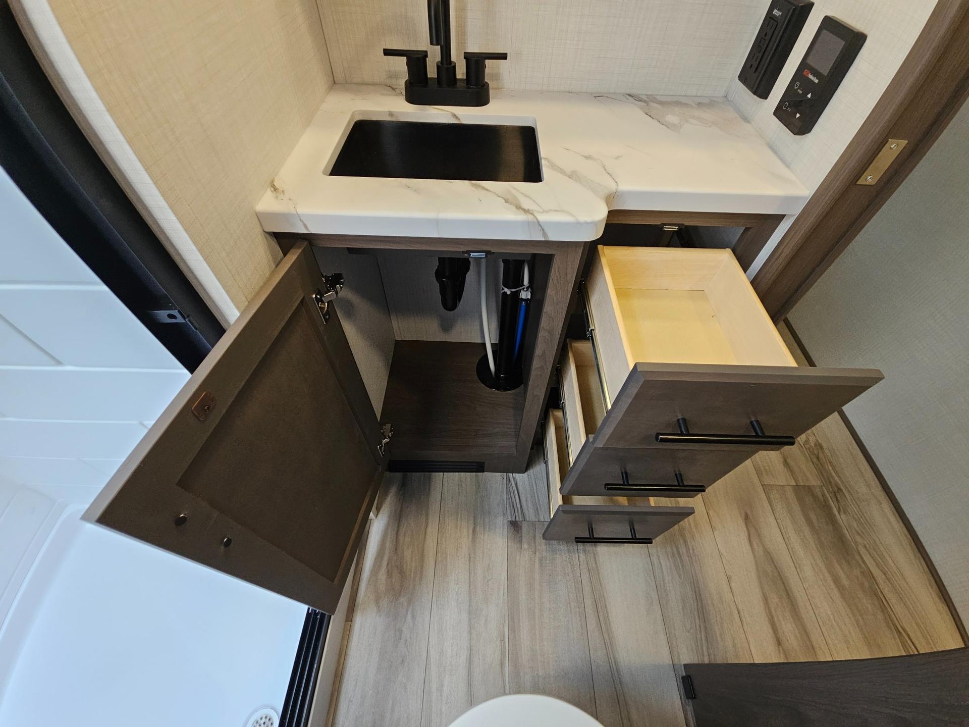 2027 Keystone RV 2027 Keystone RV Cougar Half-Ton - thumbnail 38