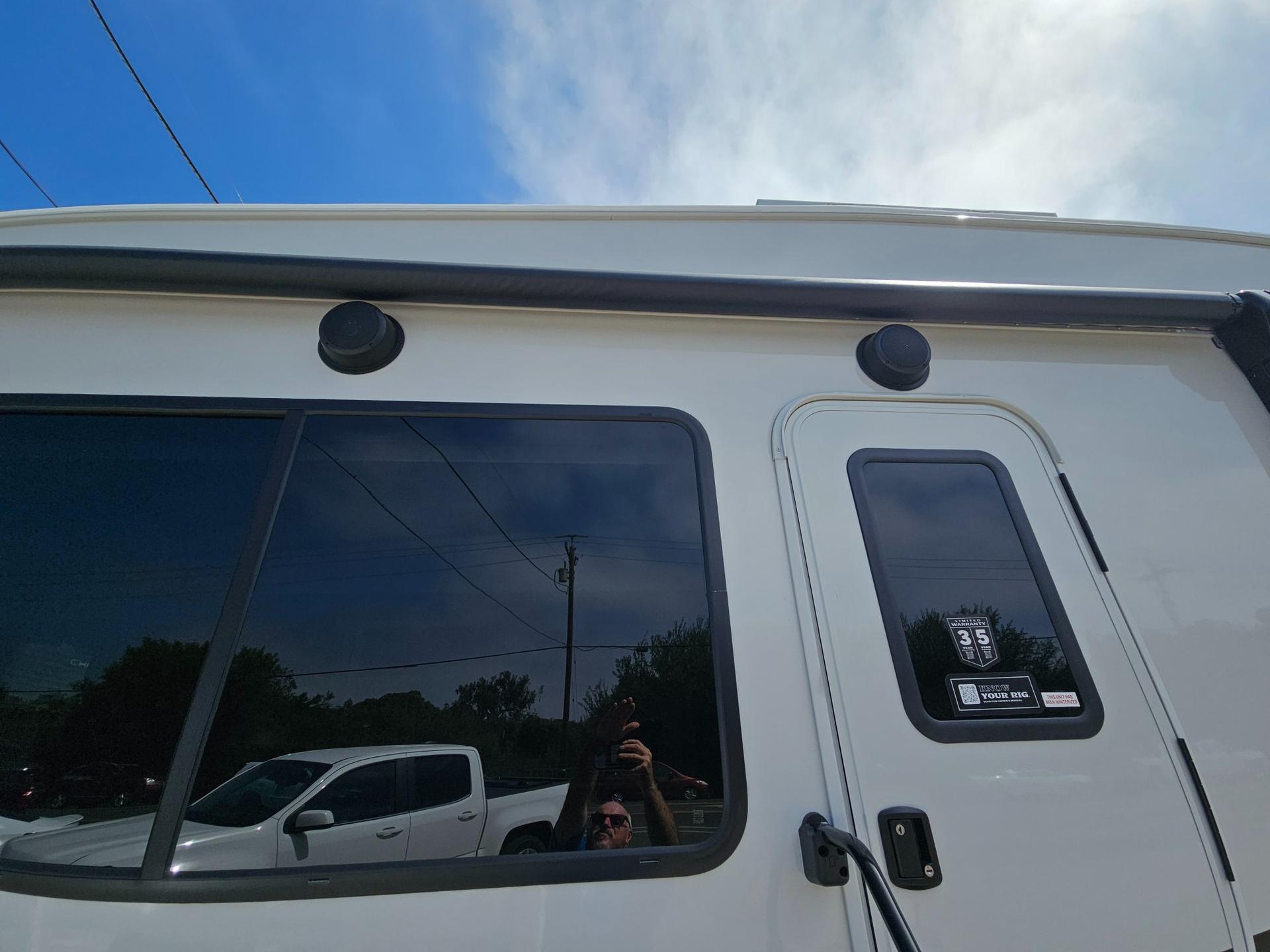 2027 Keystone RV 2027 Keystone RV Cougar Half-Ton - thumbnail 55