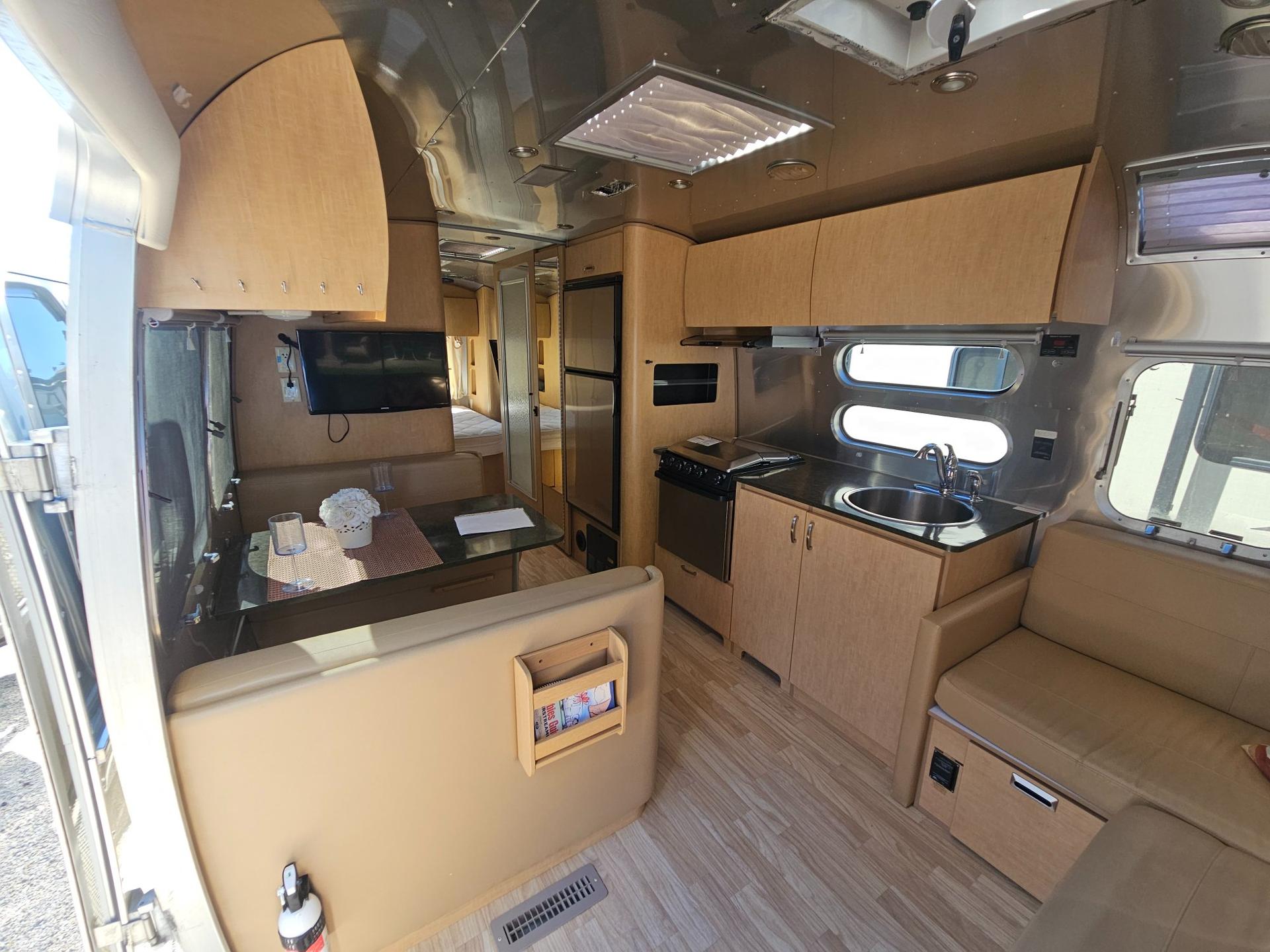 2016 Airstream 2016 Airstream Flying Cloud - thumbnail 5