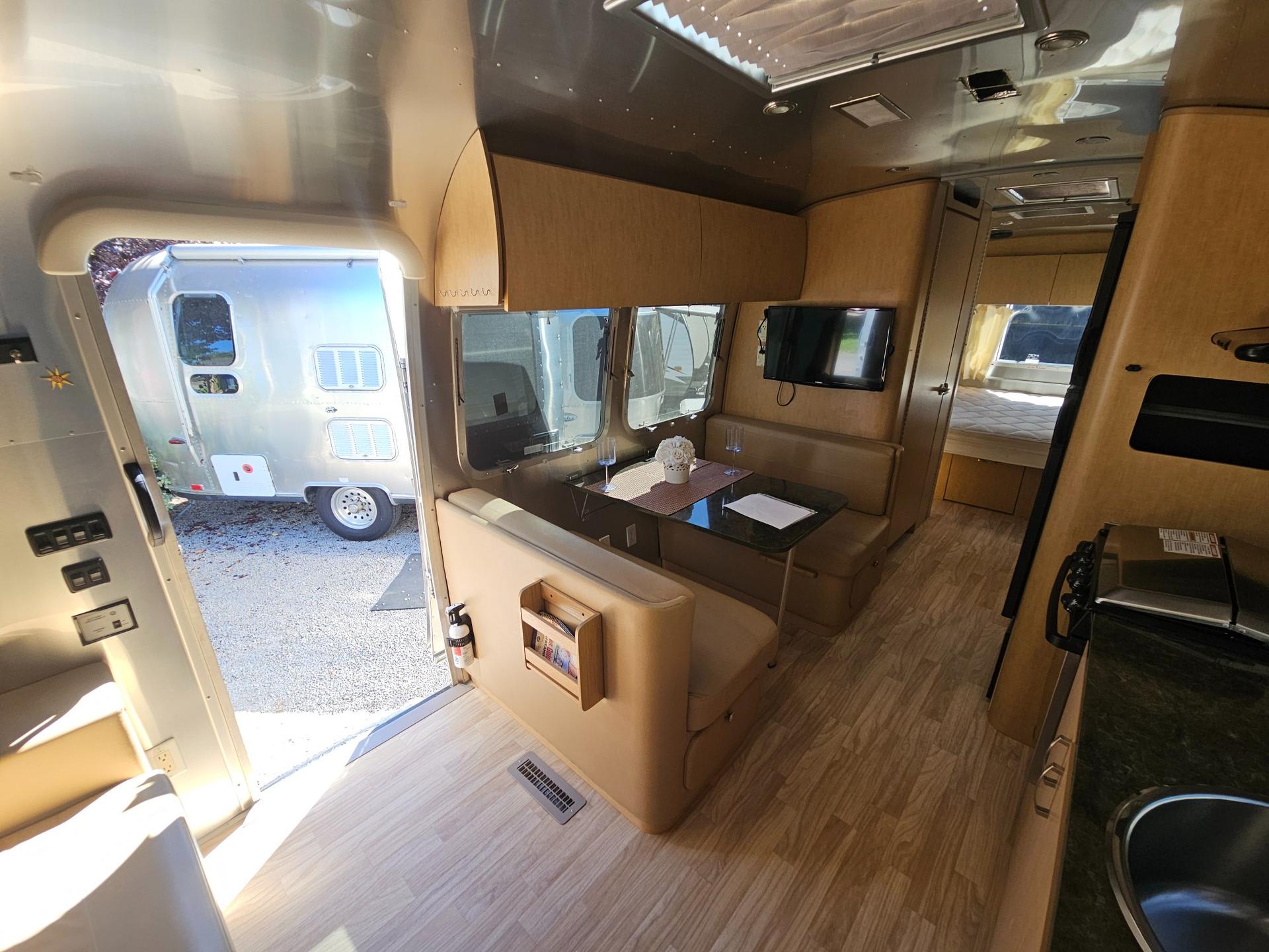 2016 Airstream 2016 Airstream Flying Cloud - thumbnail 6