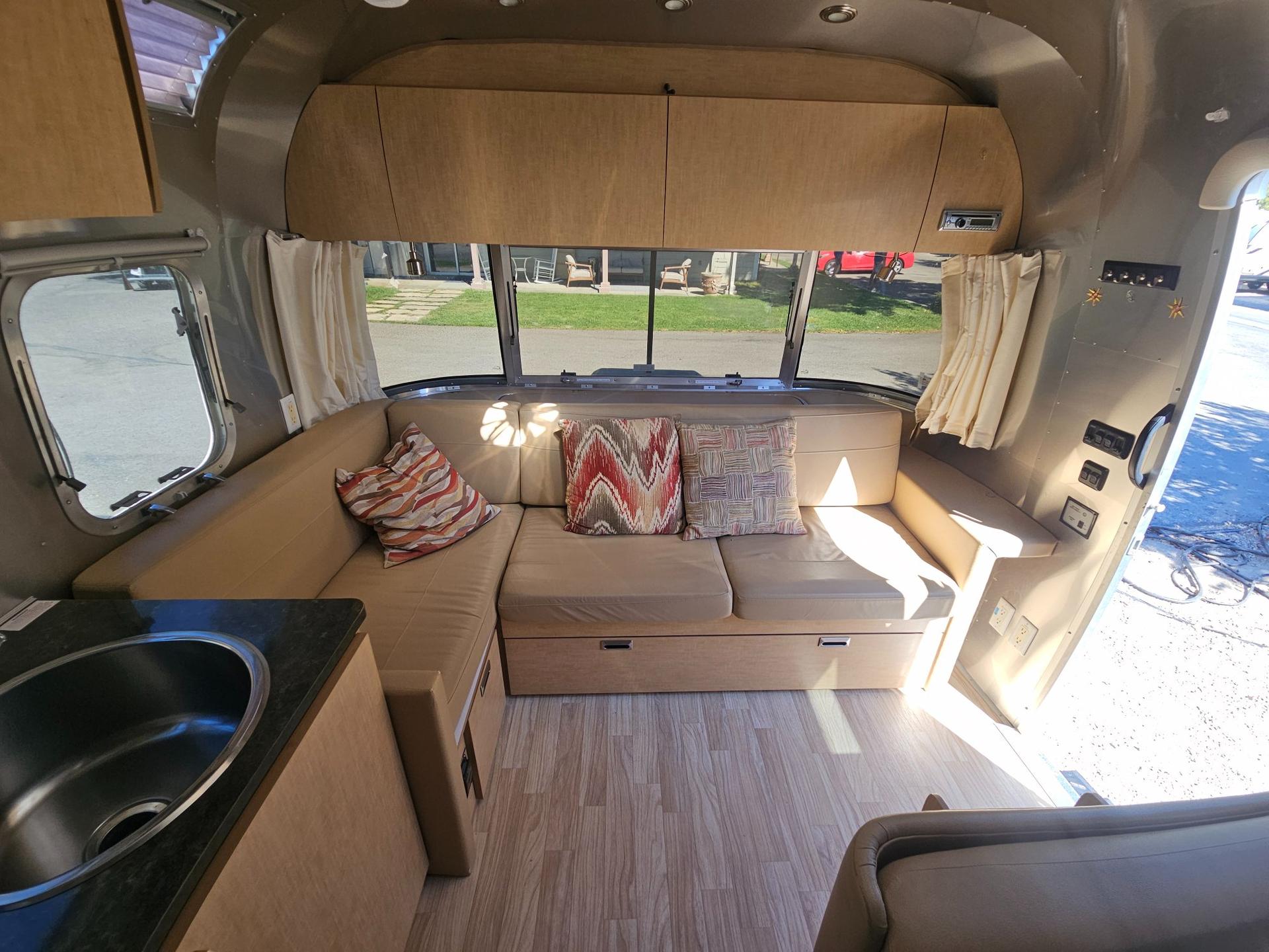 2016 Airstream 2016 Airstream Flying Cloud - thumbnail 7