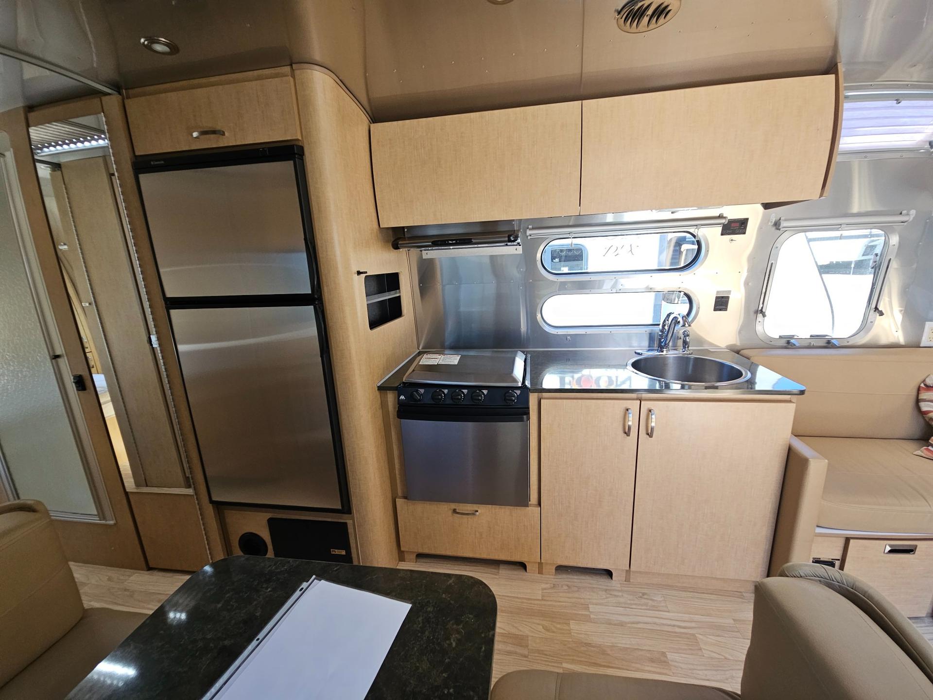 2016 Airstream 2016 Airstream Flying Cloud - thumbnail 13