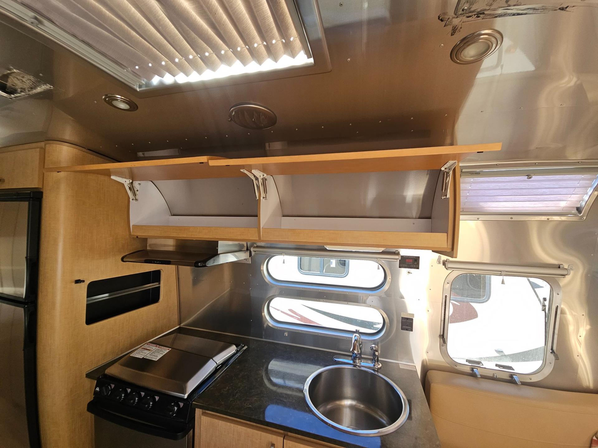 2016 Airstream 2016 Airstream Flying Cloud - thumbnail 14