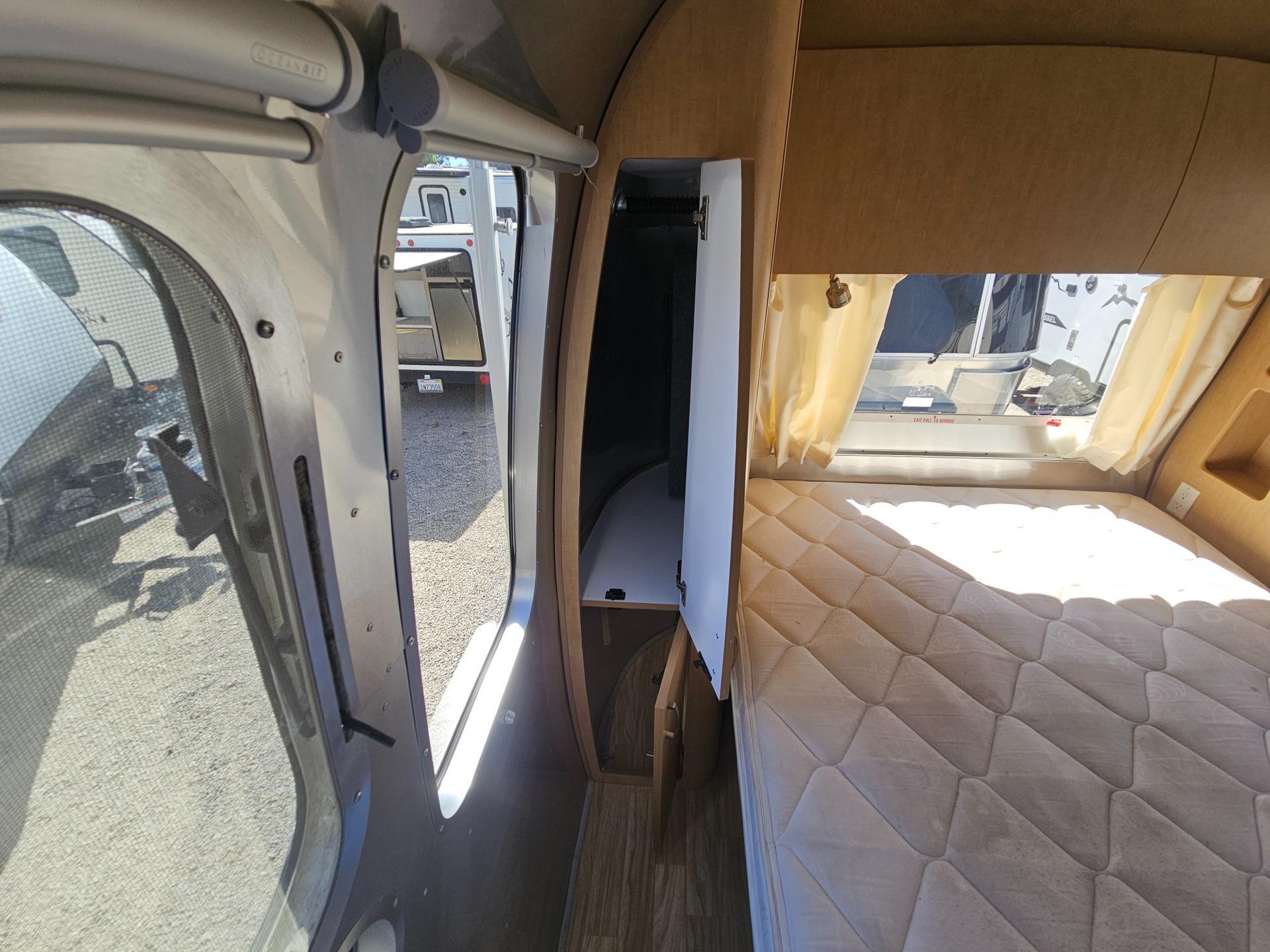 2016 Airstream 2016 Airstream Flying Cloud - thumbnail 33