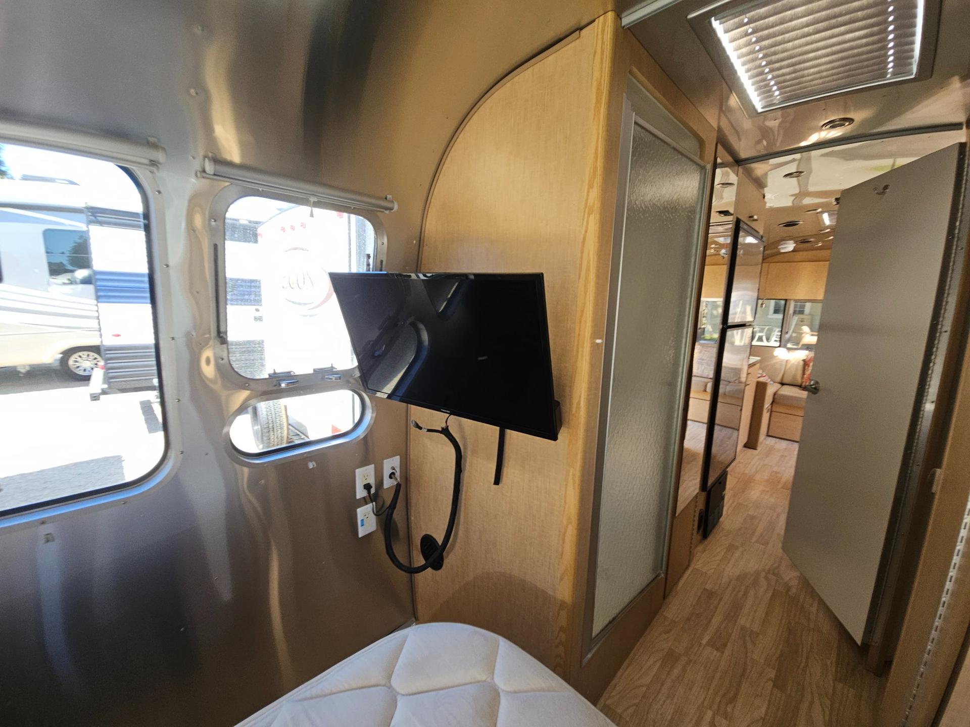 2016 Airstream 2016 Airstream Flying Cloud - thumbnail 36