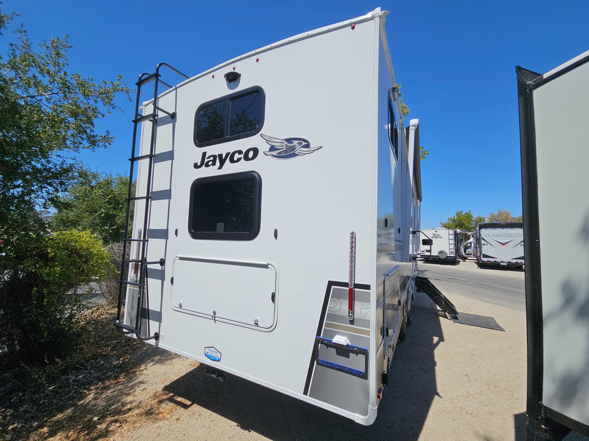 2027 Jayco 2027 Jayco Eagle - thumbnail 3